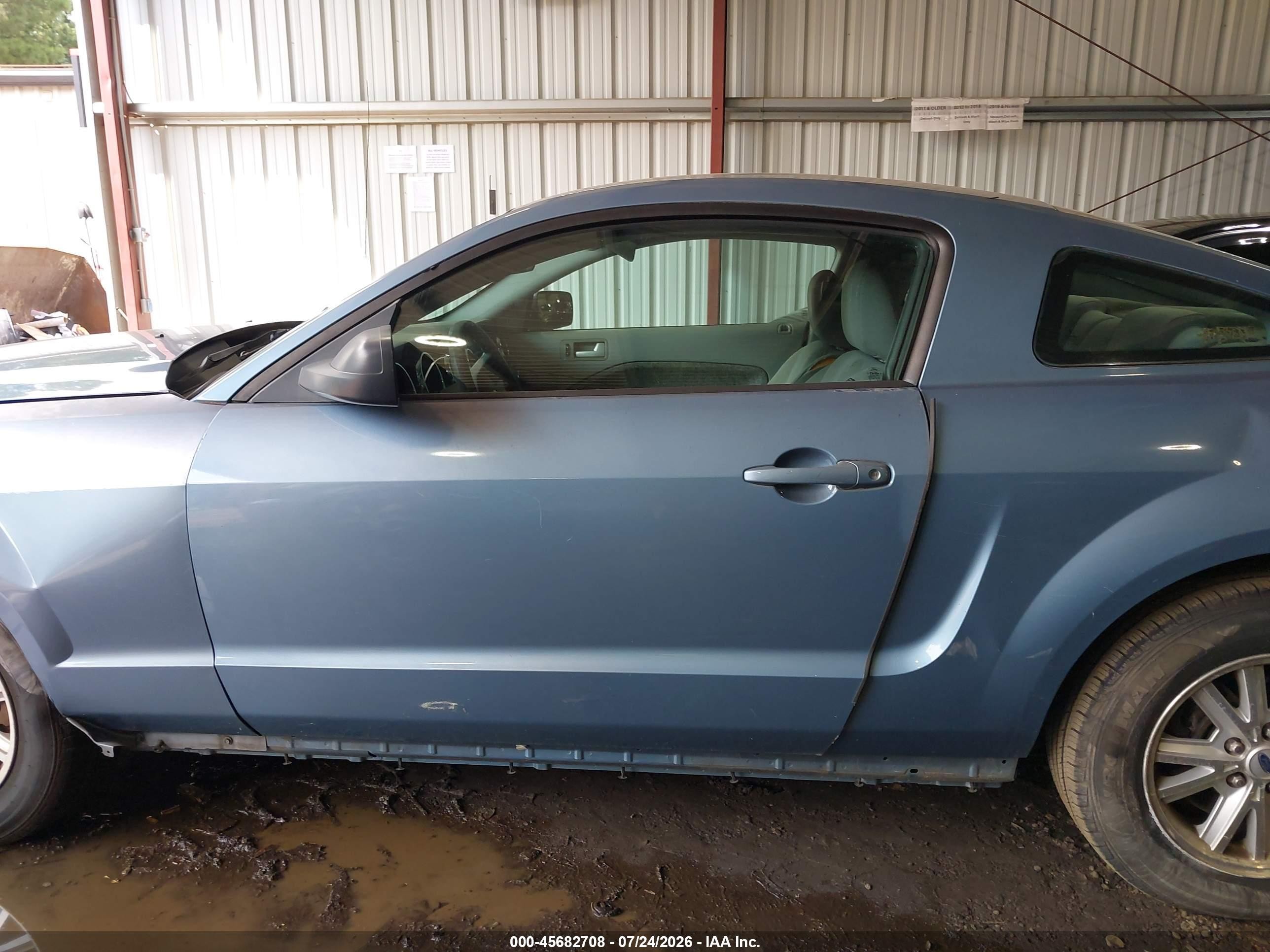 2006 Ford Mustang V6 Light Blue vin: 1ZVHT80N865260465