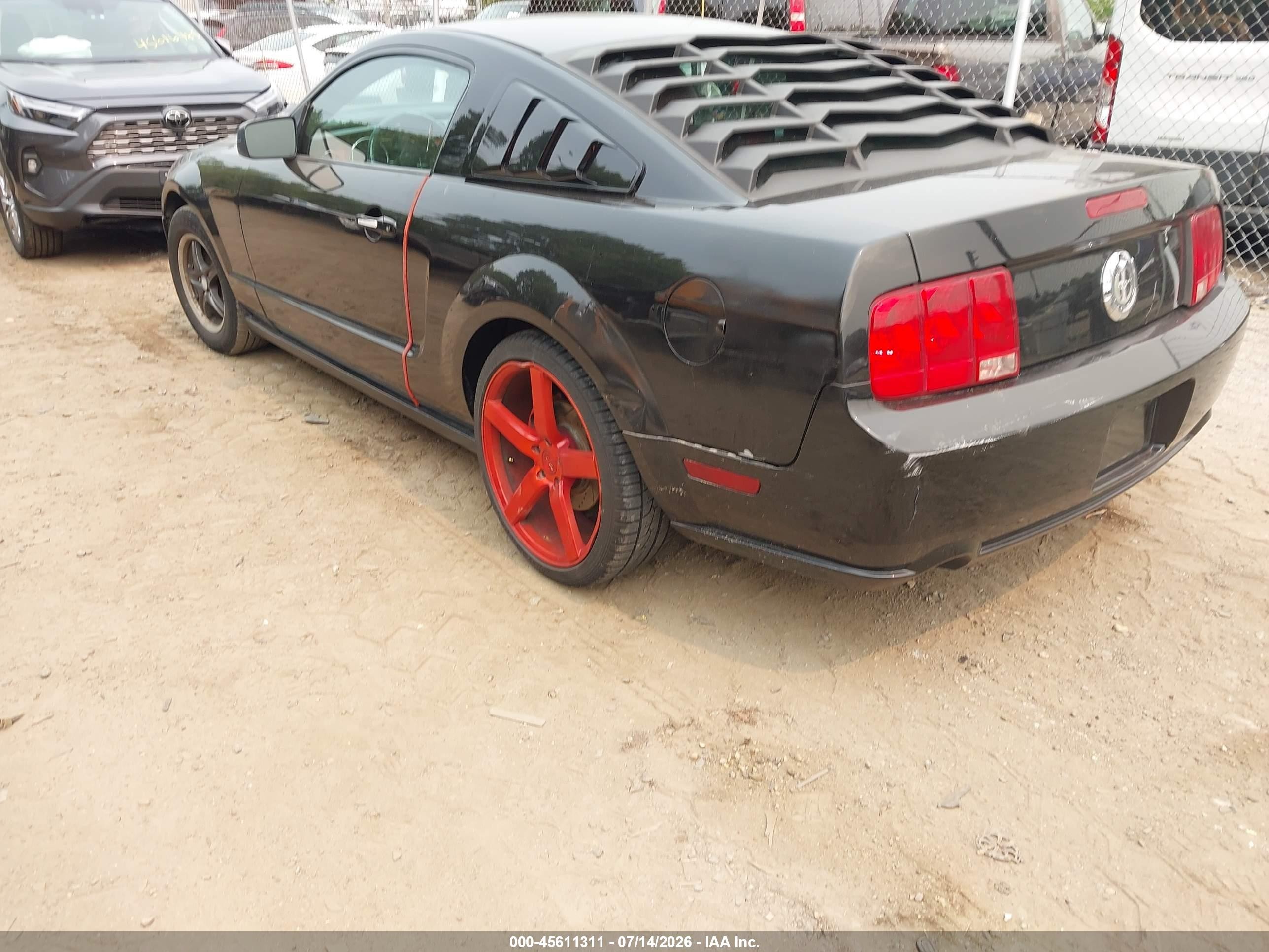 2007 Ford Mustang V6 Deluxe/v6 Premium Черный vin: 1ZVHT80N875366867