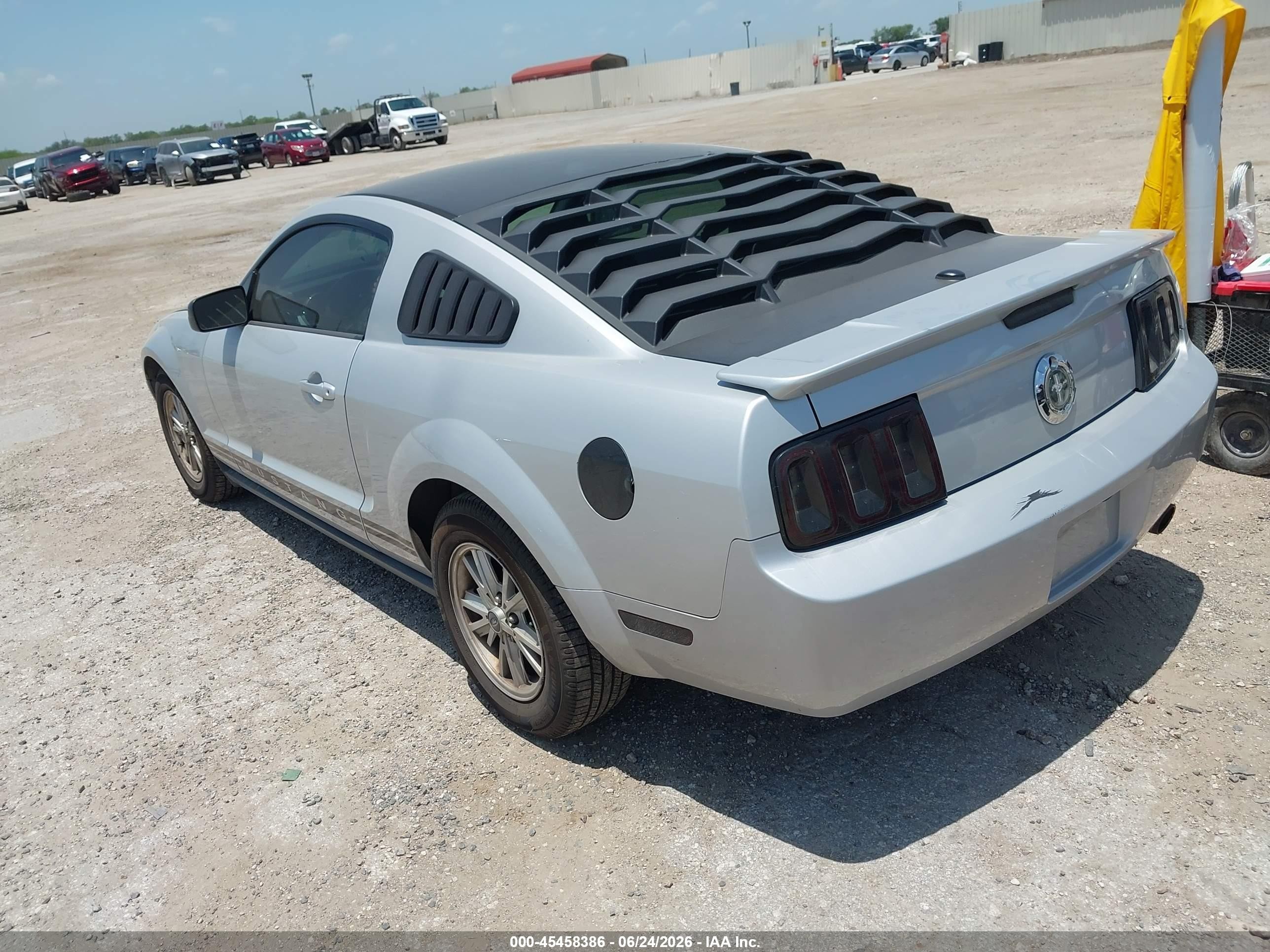 2008 Ford Mustang V6 Deluxe/v6 Premium Silver vin: 1ZVHT80N885115798