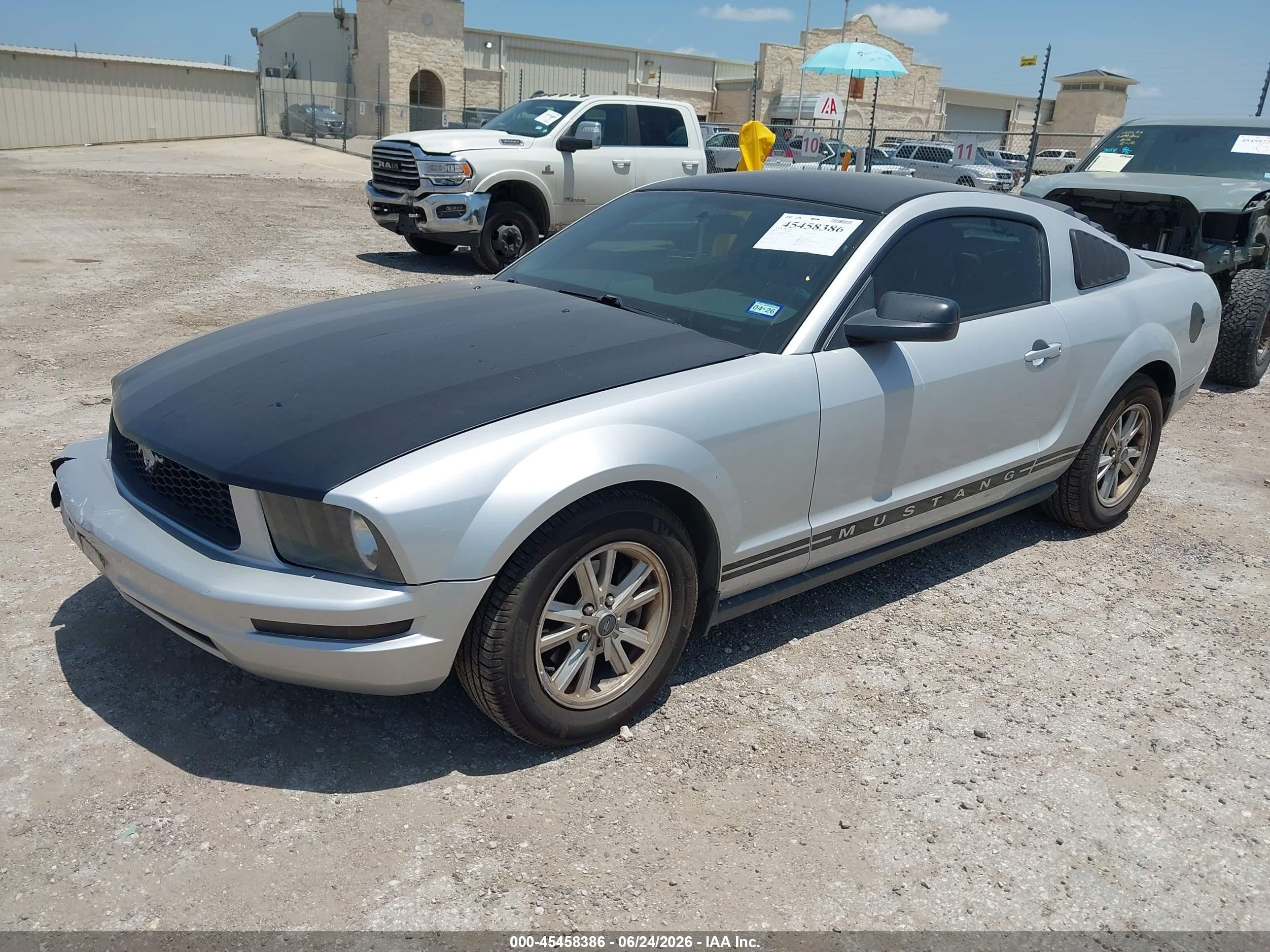 2008 Ford Mustang V6 Deluxe/v6 Premium Silver vin: 1ZVHT80N885115798