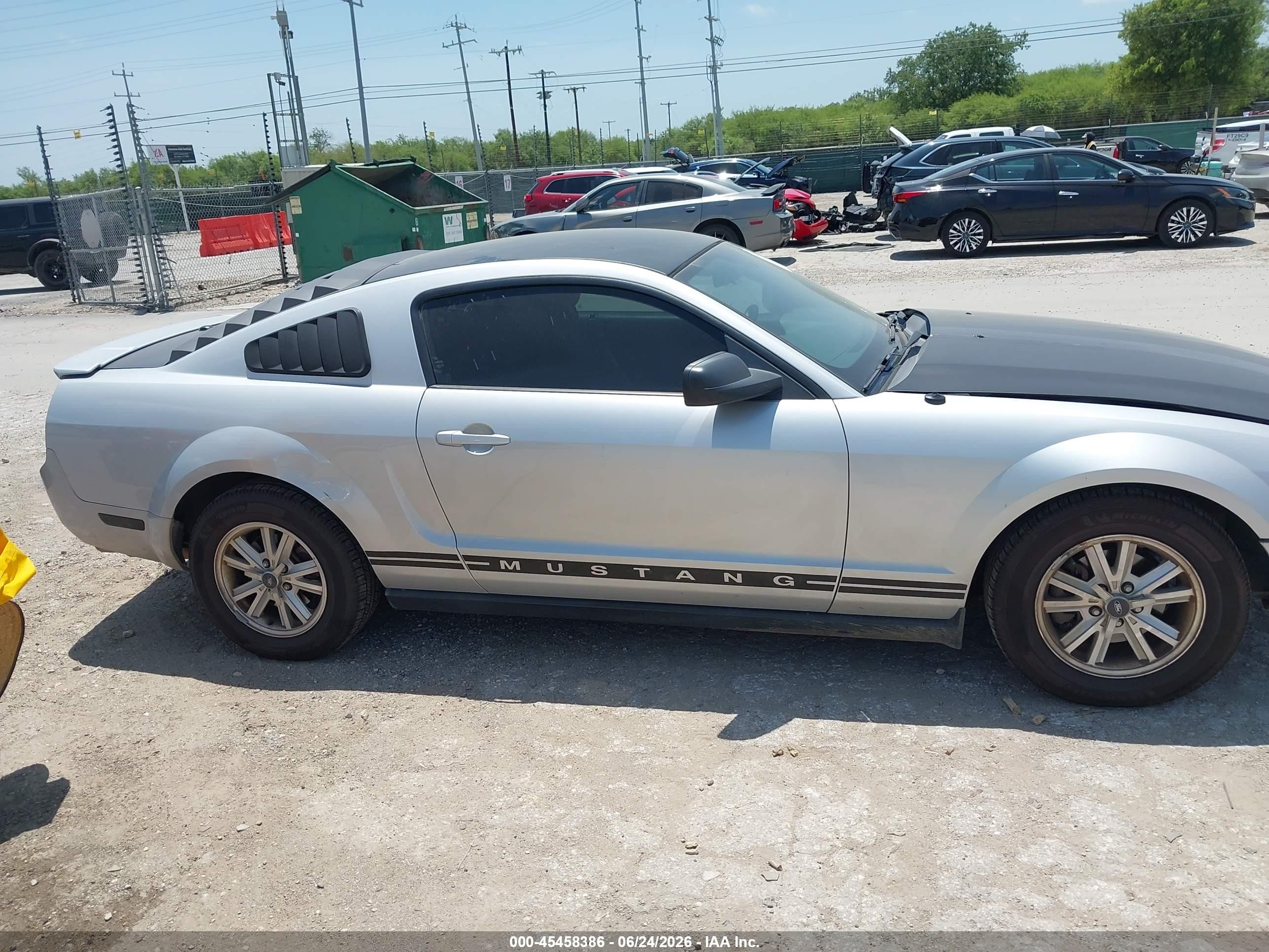 2008 Ford Mustang V6 Deluxe/v6 Premium Silver vin: 1ZVHT80N885115798