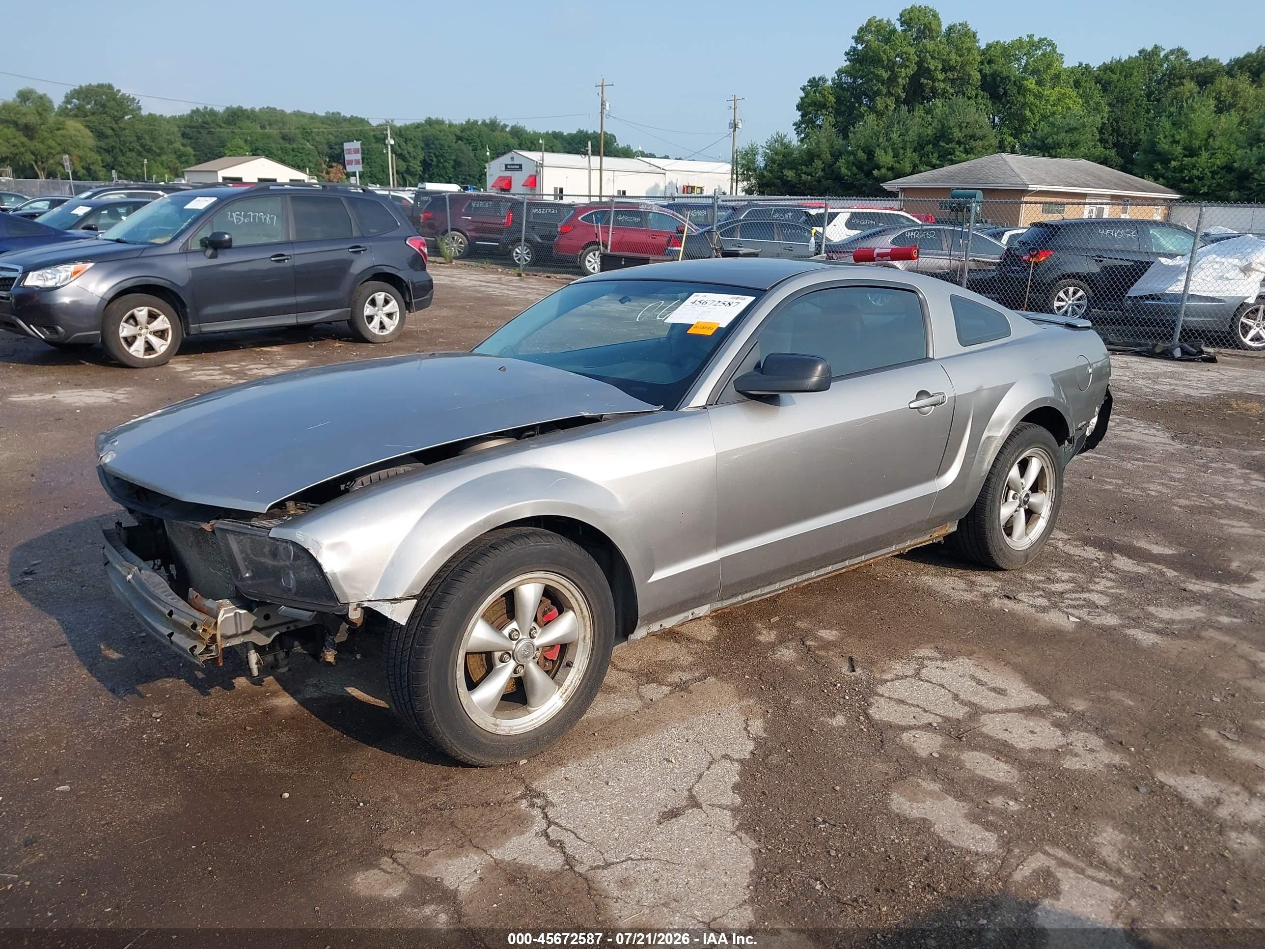 2008 Ford Mustang V6 Deluxe/v6 Premium Silver vin: 1ZVHT80N885120628