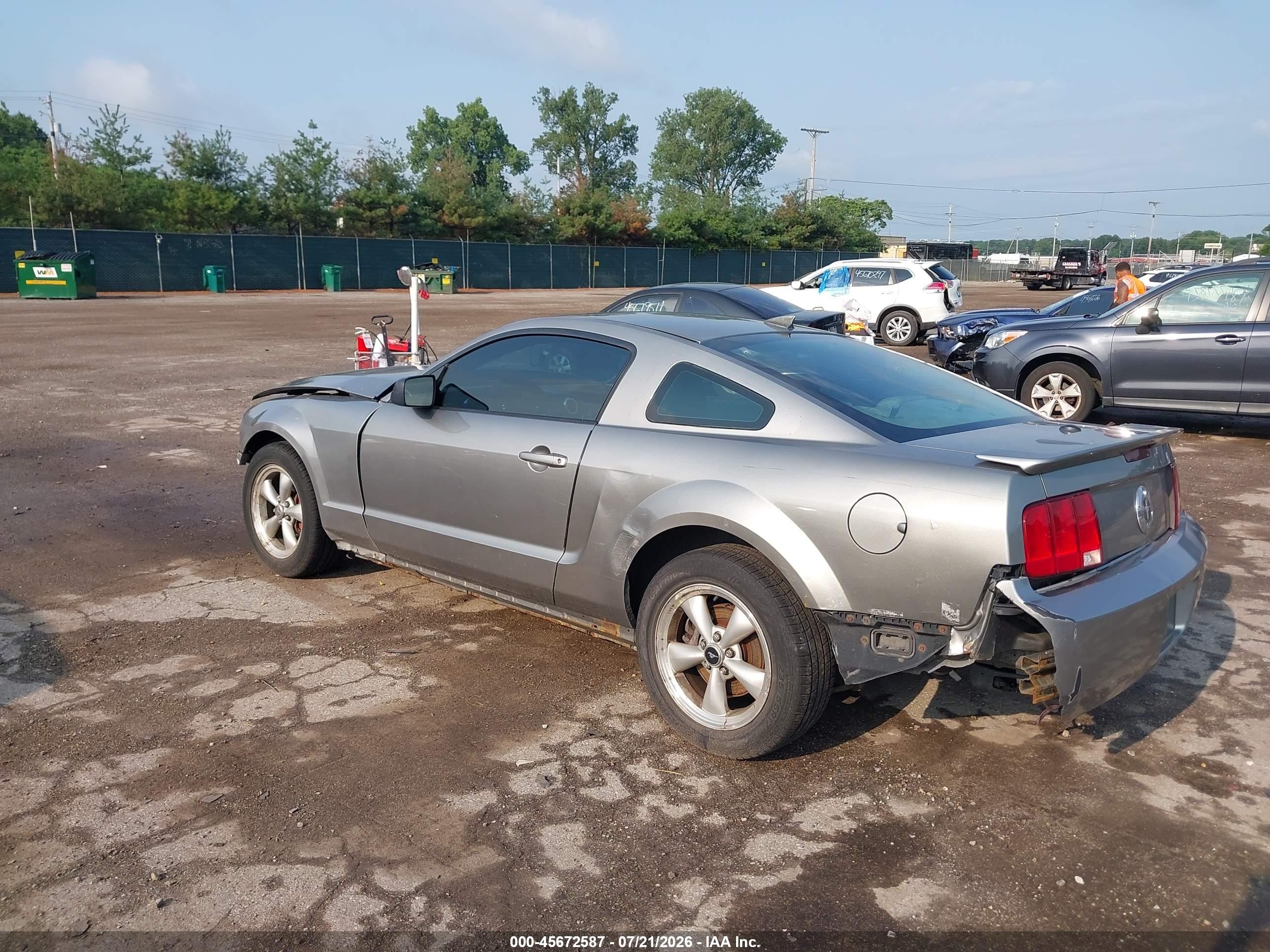 2008 Ford Mustang V6 Deluxe/v6 Premium Silver vin: 1ZVHT80N885120628