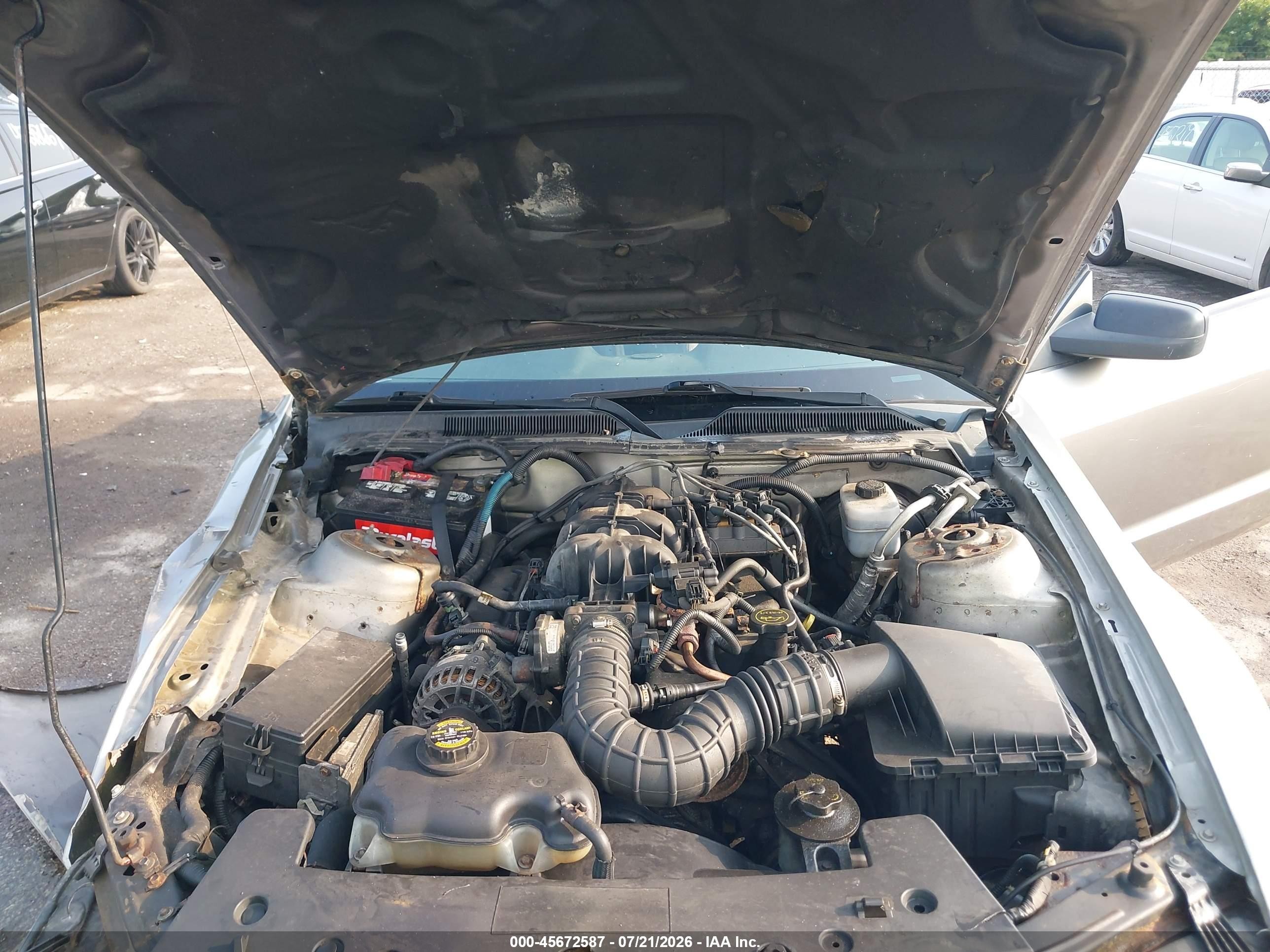 2008 Ford Mustang V6 Deluxe/v6 Premium Silver vin: 1ZVHT80N885120628