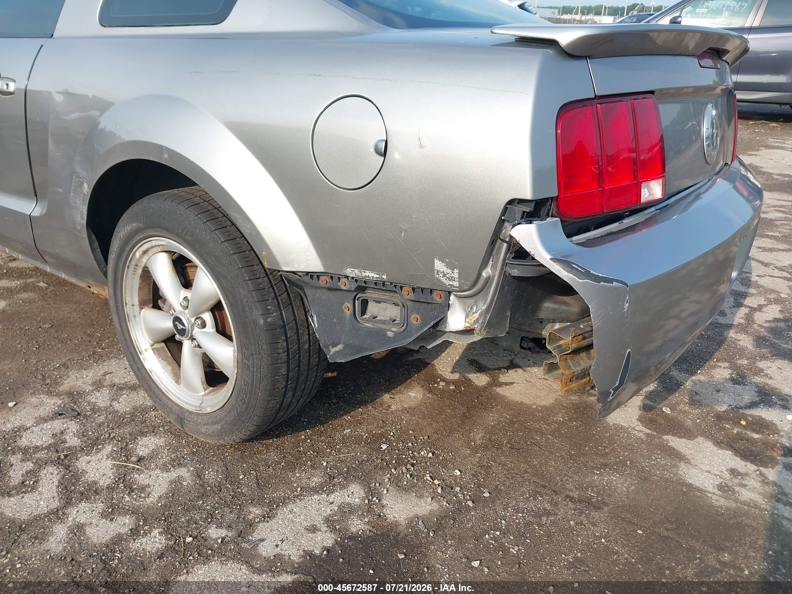 2008 Ford Mustang V6 Deluxe/v6 Premium Silver vin: 1ZVHT80N885120628