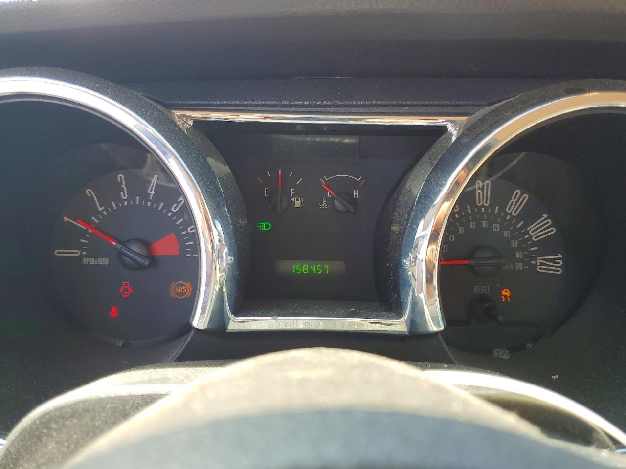 2008 Ford Mustang Red vin: 1ZVHT80N885196544