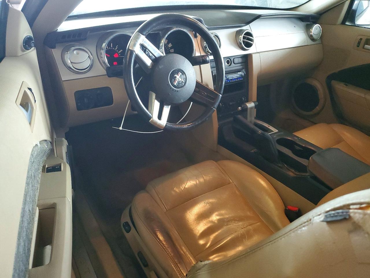 2006 Ford Mustang White vin: 1ZVHT80N965150119