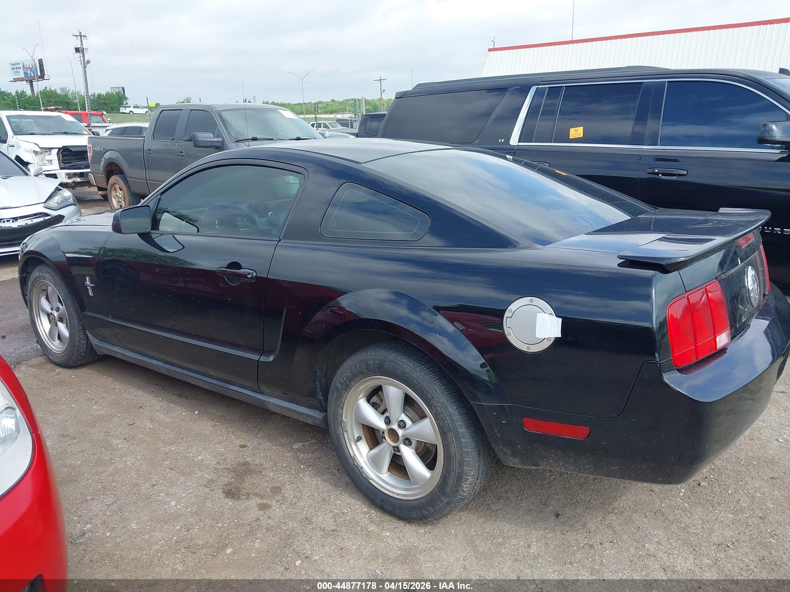 2007 Ford Mustang V6 Deluxe/v6 Premium Black vin: 1ZVHT80N975325129