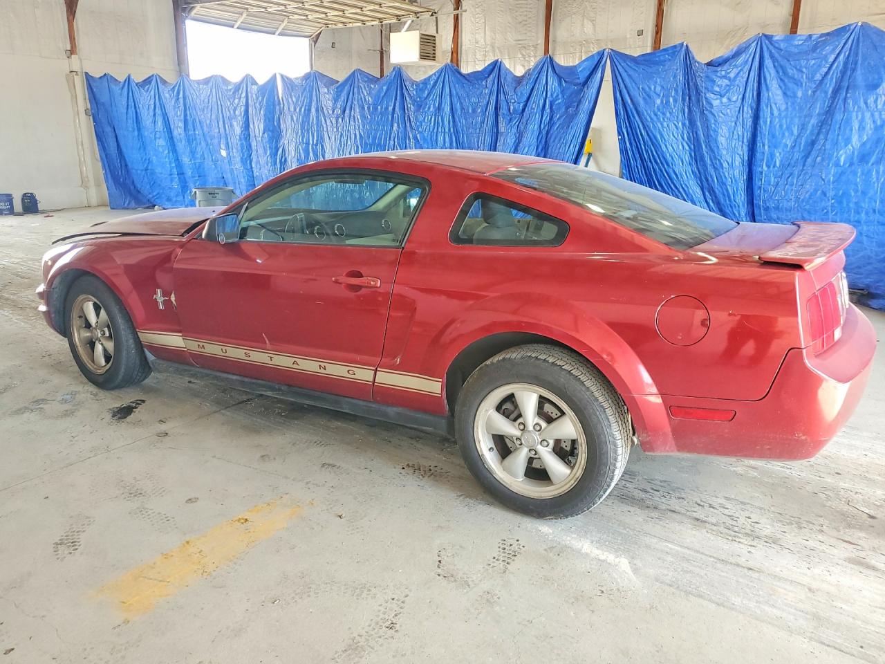2007 Ford Mustang Red vin: 1ZVHT80N975362861
