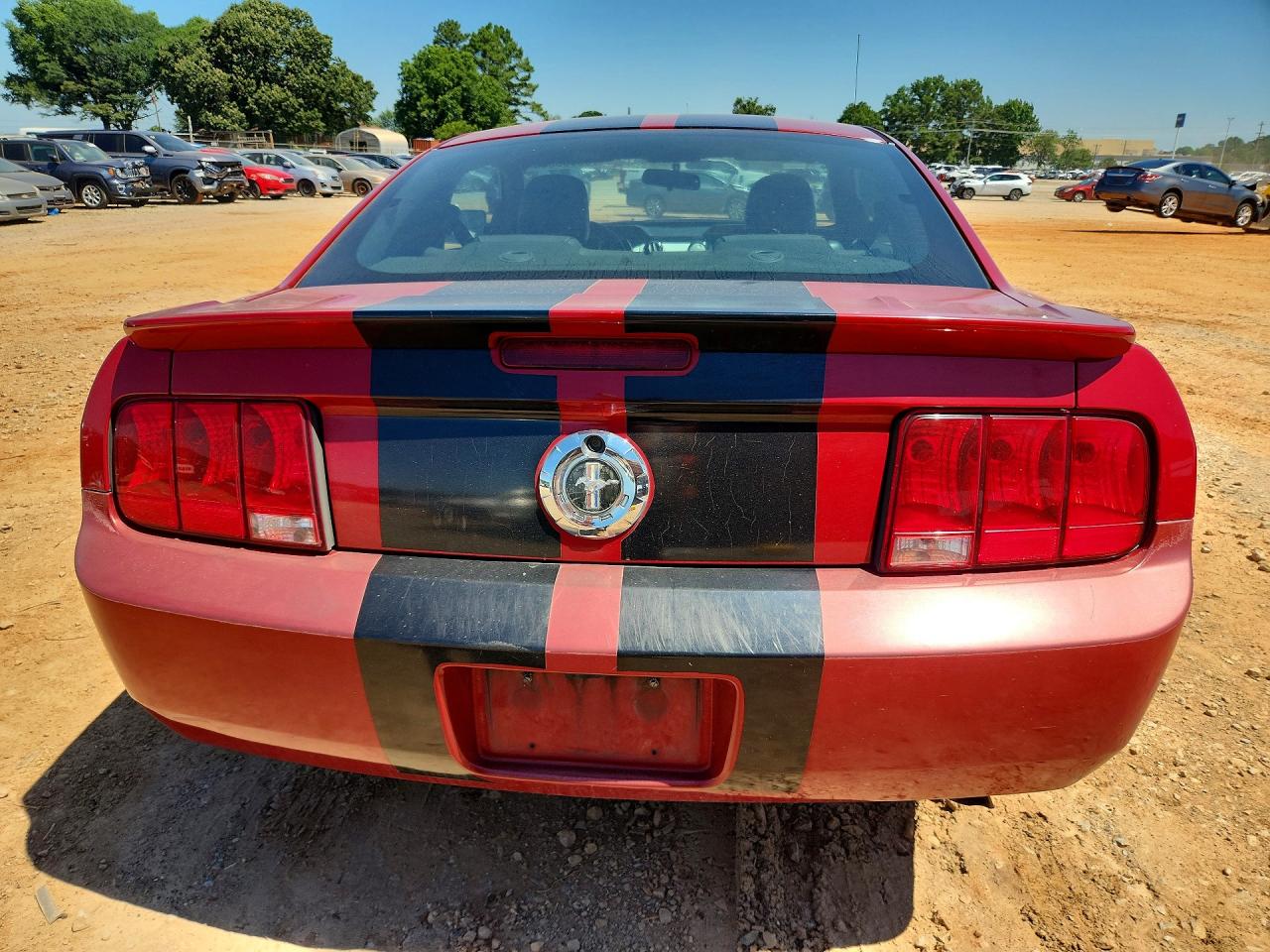 2008 Ford Mustang Red vin: 1ZVHT80N985104387