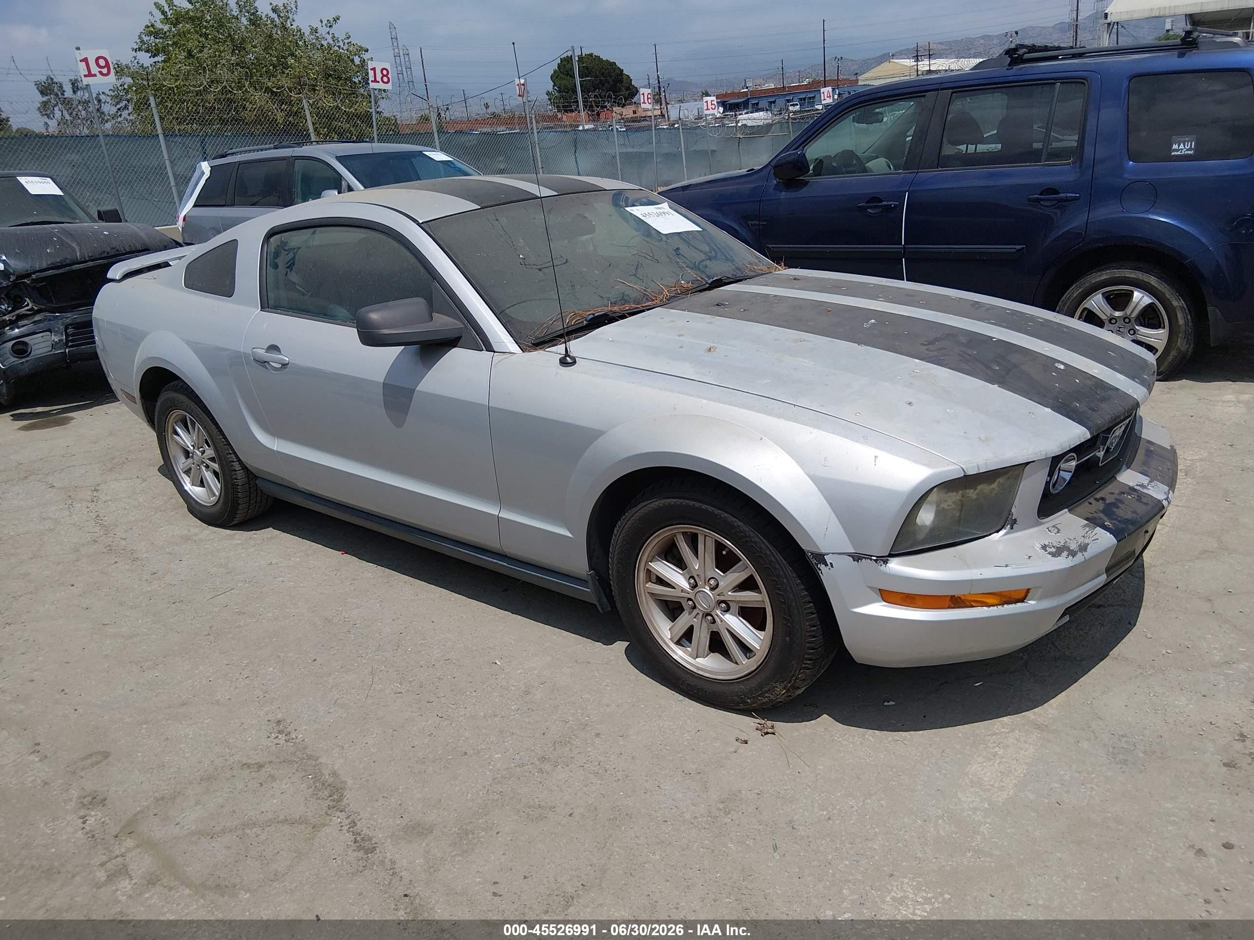 2008 Ford Mustang V6 Deluxe/v6 Premium Gray vin: 1ZVHT80N985121240
