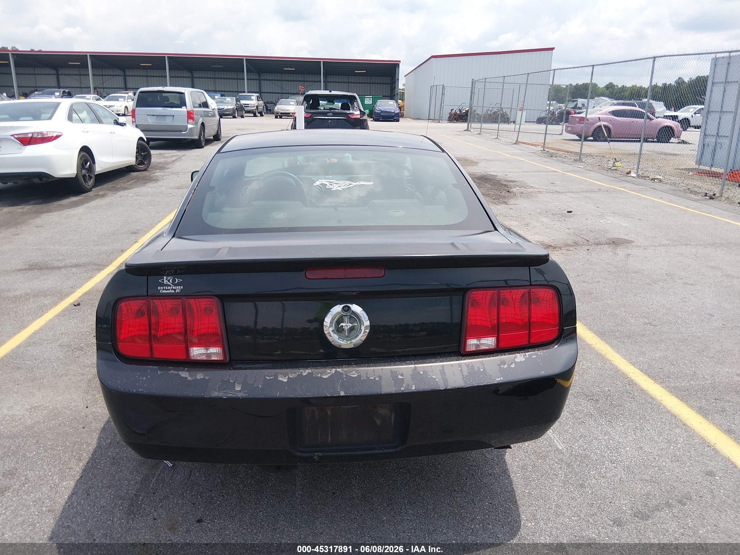 2008 Ford Mustang V6 Deluxe/v6 Premium Black vin: 1ZVHT80N985132190