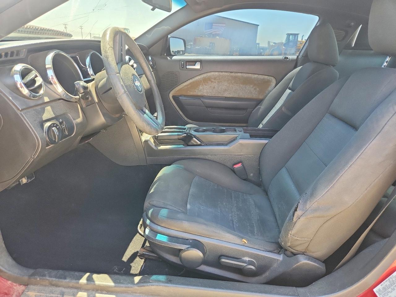 2008 Ford Mustang Красный vin: 1ZVHT80N985132979
