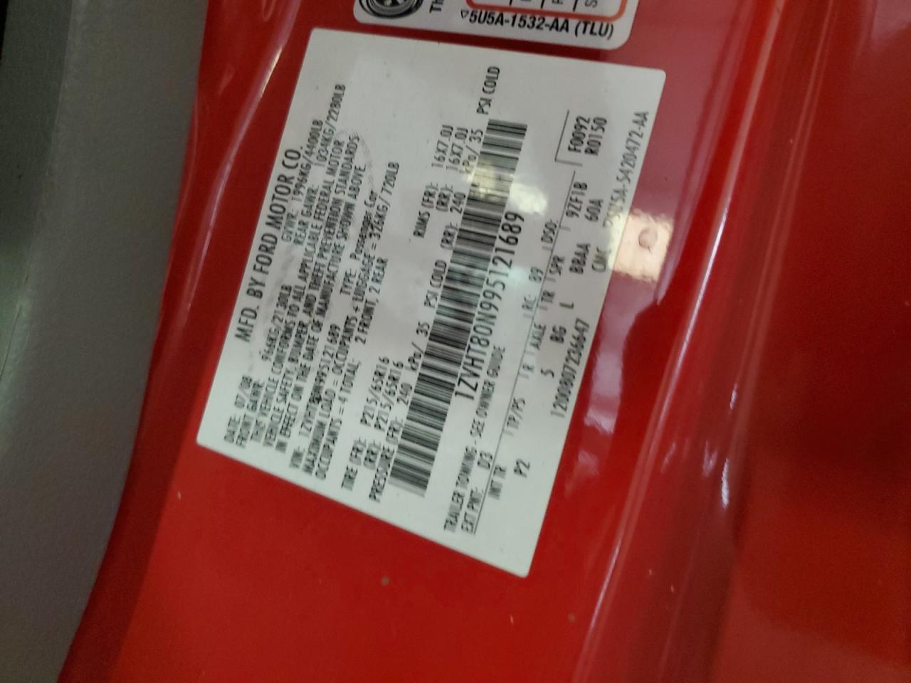 2009 Ford Mustang Red vin: 1ZVHT80N995121689