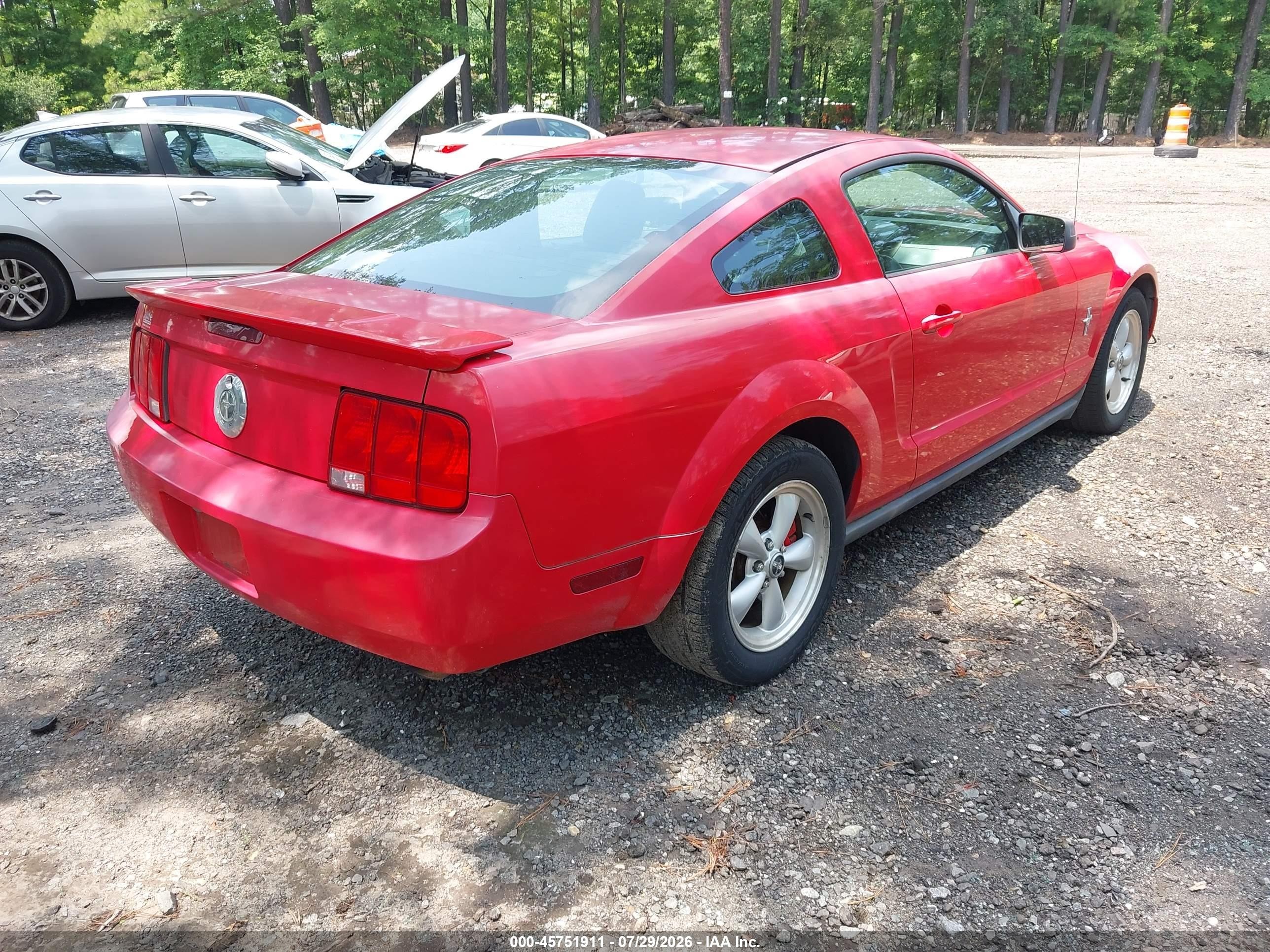 2007 Ford Mustang V6 Deluxe/v6 Premium Red vin: 1ZVHT80NX75259027