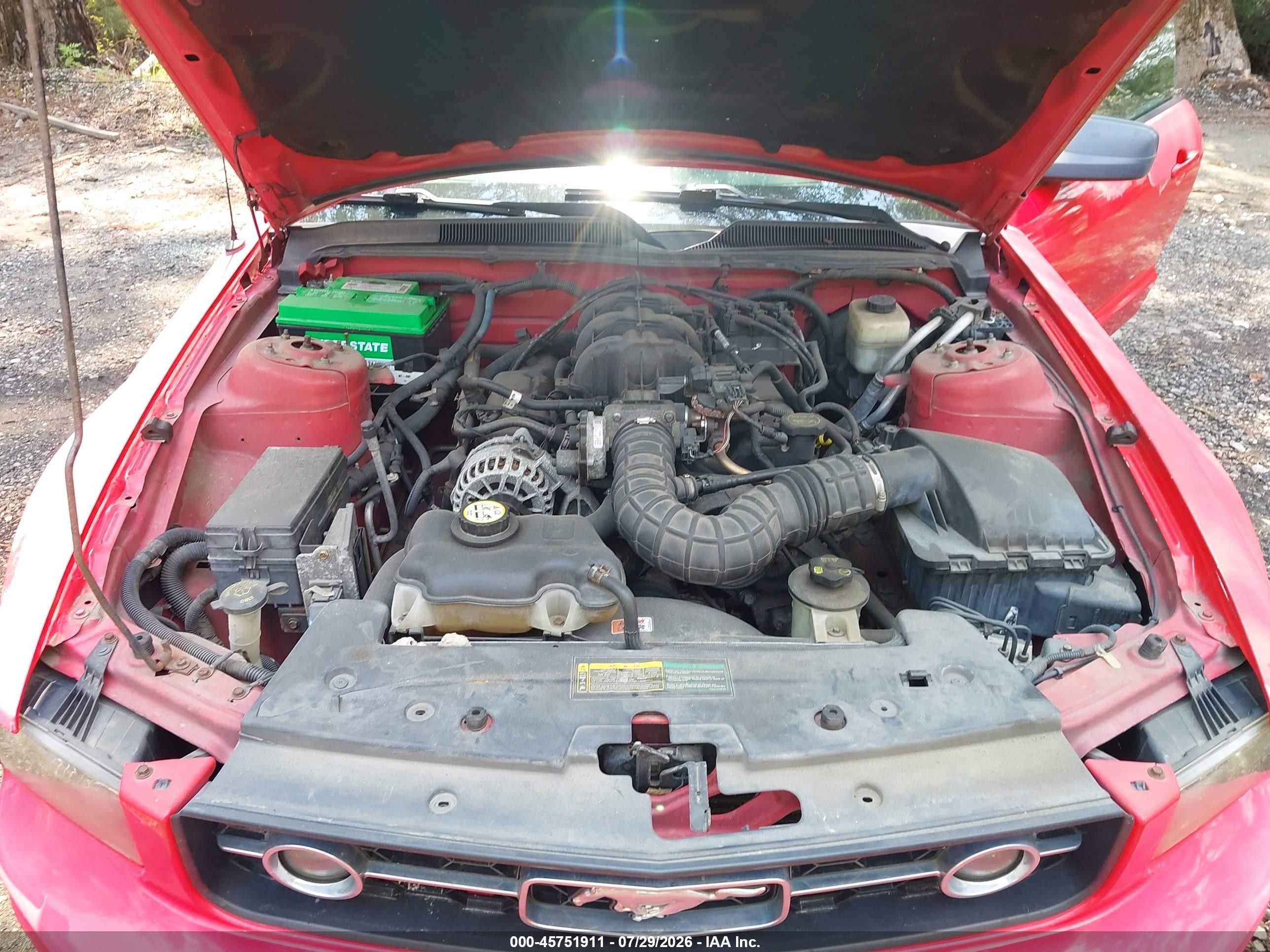 2007 Ford Mustang V6 Deluxe/v6 Premium Red vin: 1ZVHT80NX75259027