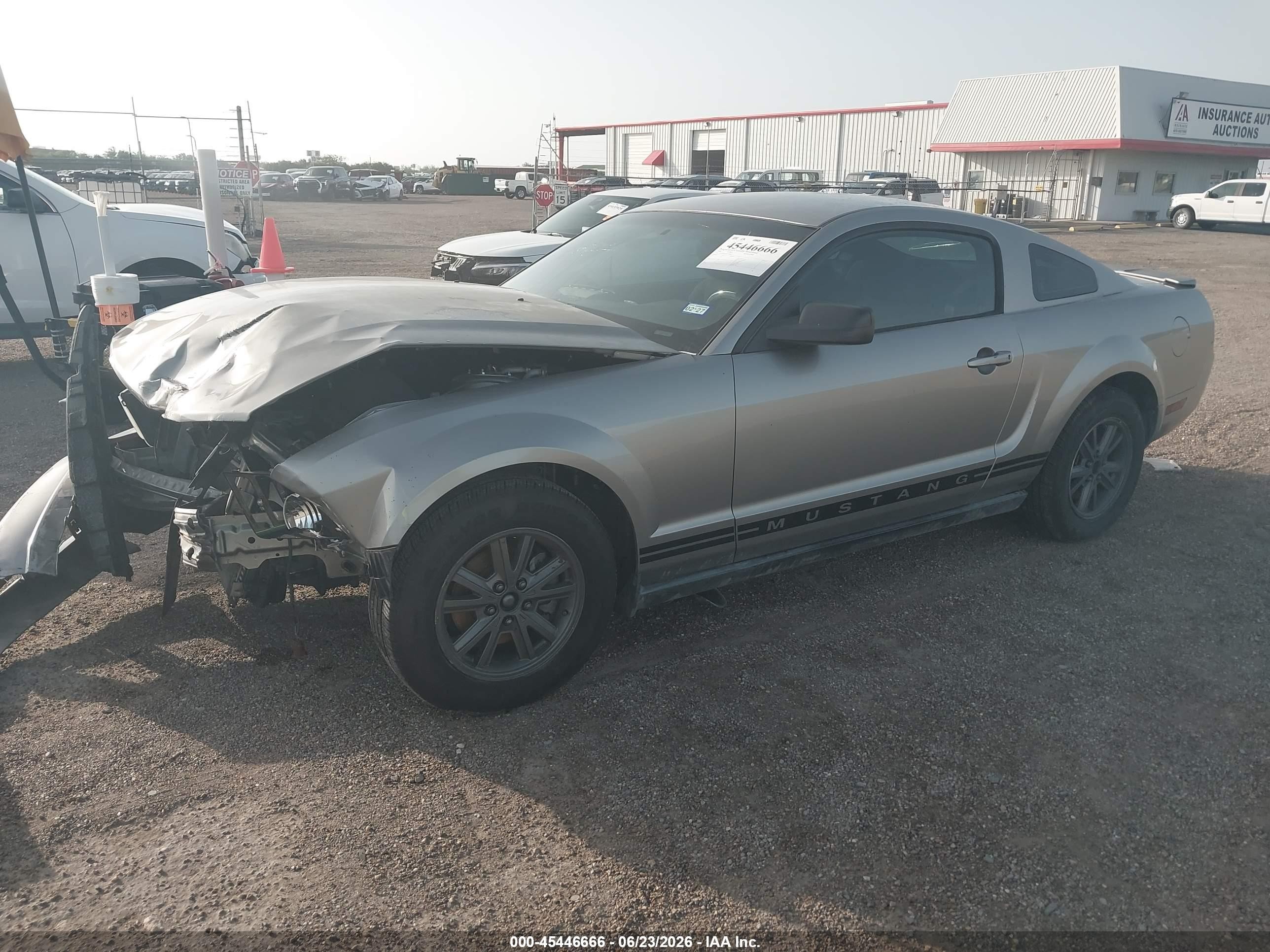 2008 Ford Mustang V6 Deluxe/v6 Premium Silver vin: 1ZVHT80NX85150861