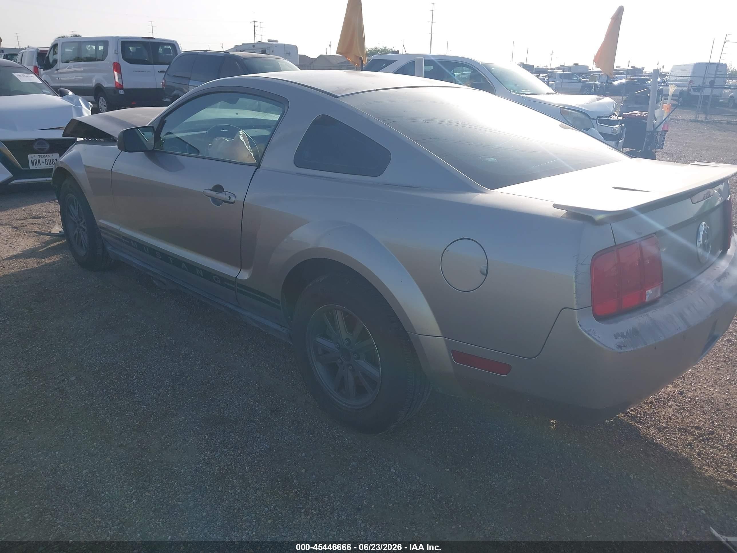 2008 Ford Mustang V6 Deluxe/v6 Premium Silver vin: 1ZVHT80NX85150861