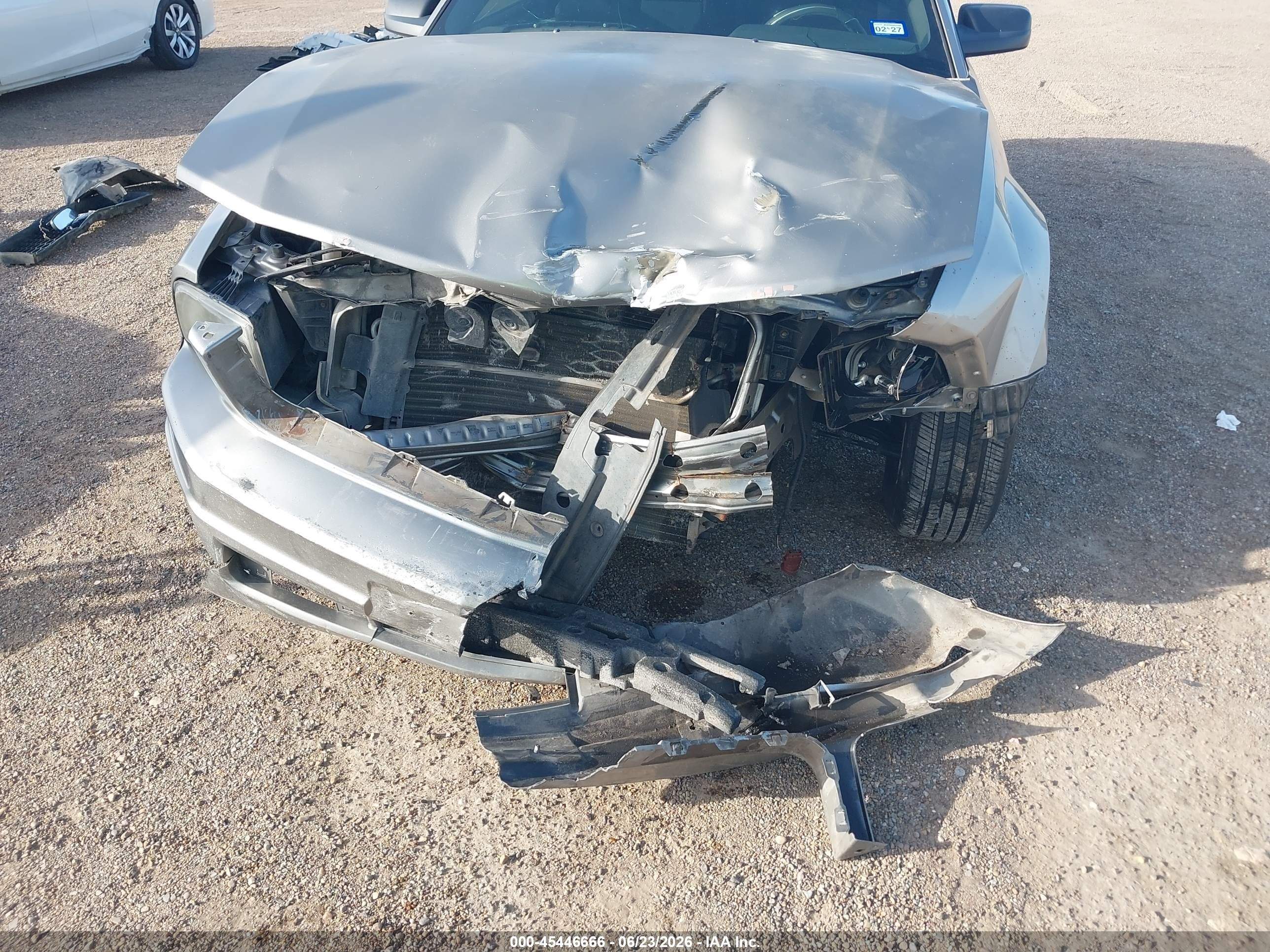 2008 Ford Mustang V6 Deluxe/v6 Premium Silver vin: 1ZVHT80NX85150861