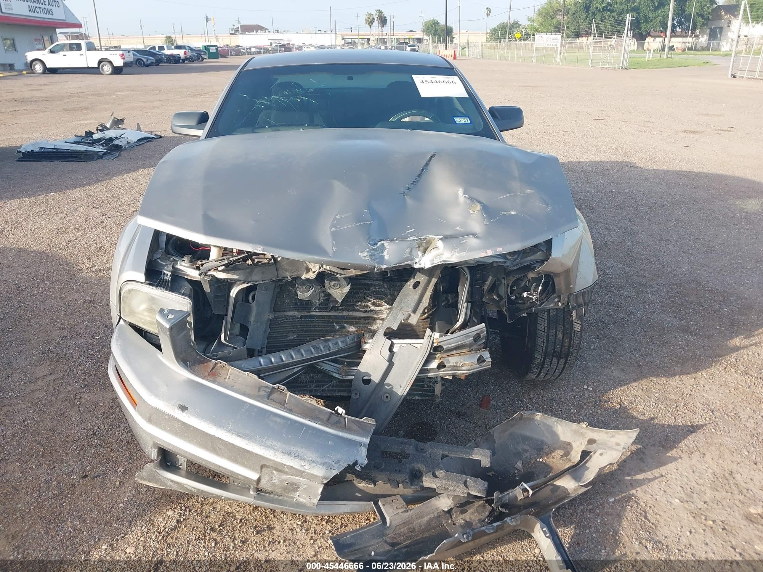 2008 Ford Mustang V6 Deluxe/v6 Premium Silver vin: 1ZVHT80NX85150861