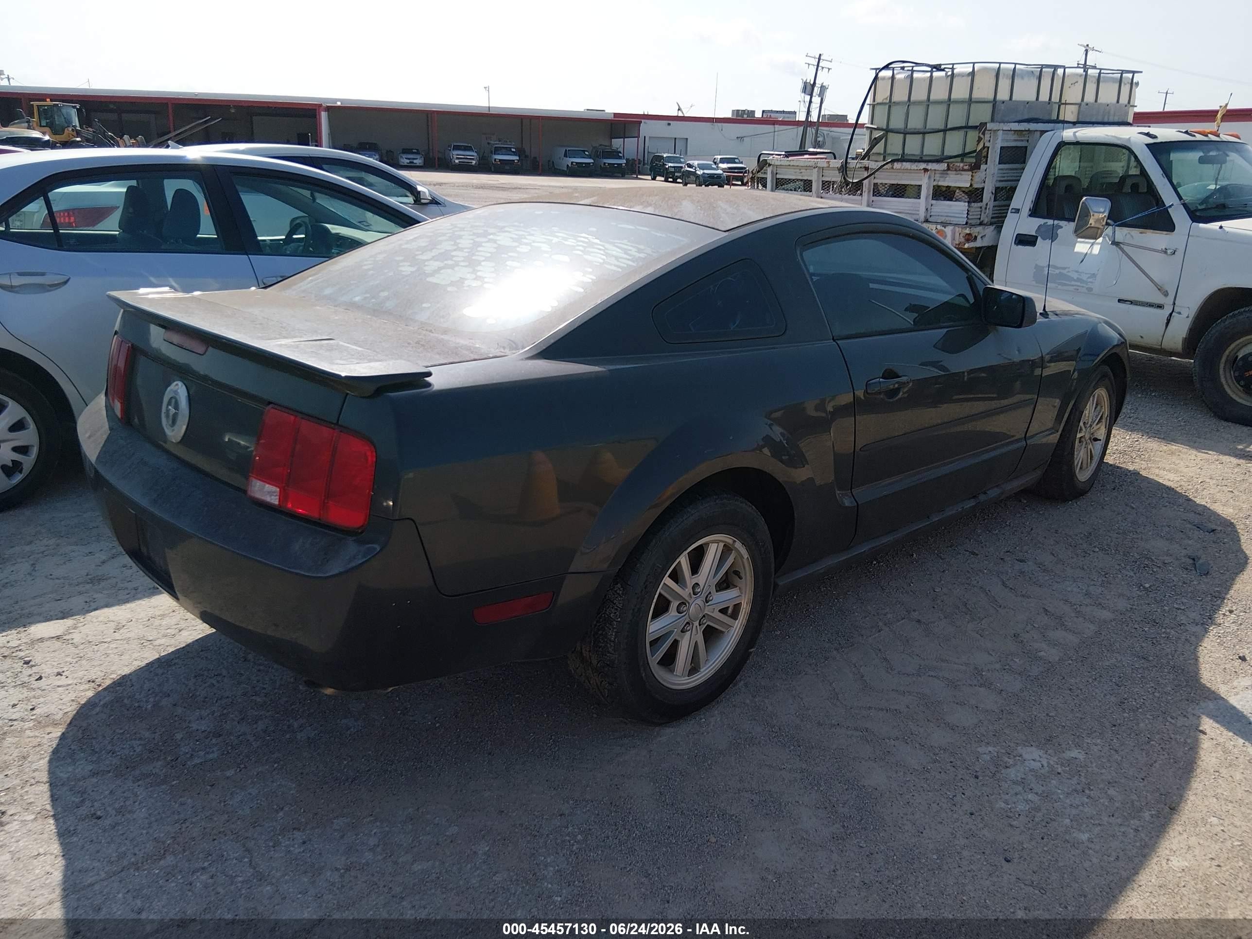 2008 Ford Mustang V6 Deluxe/v6 Premium Серый vin: 1ZVHT80NX85174979