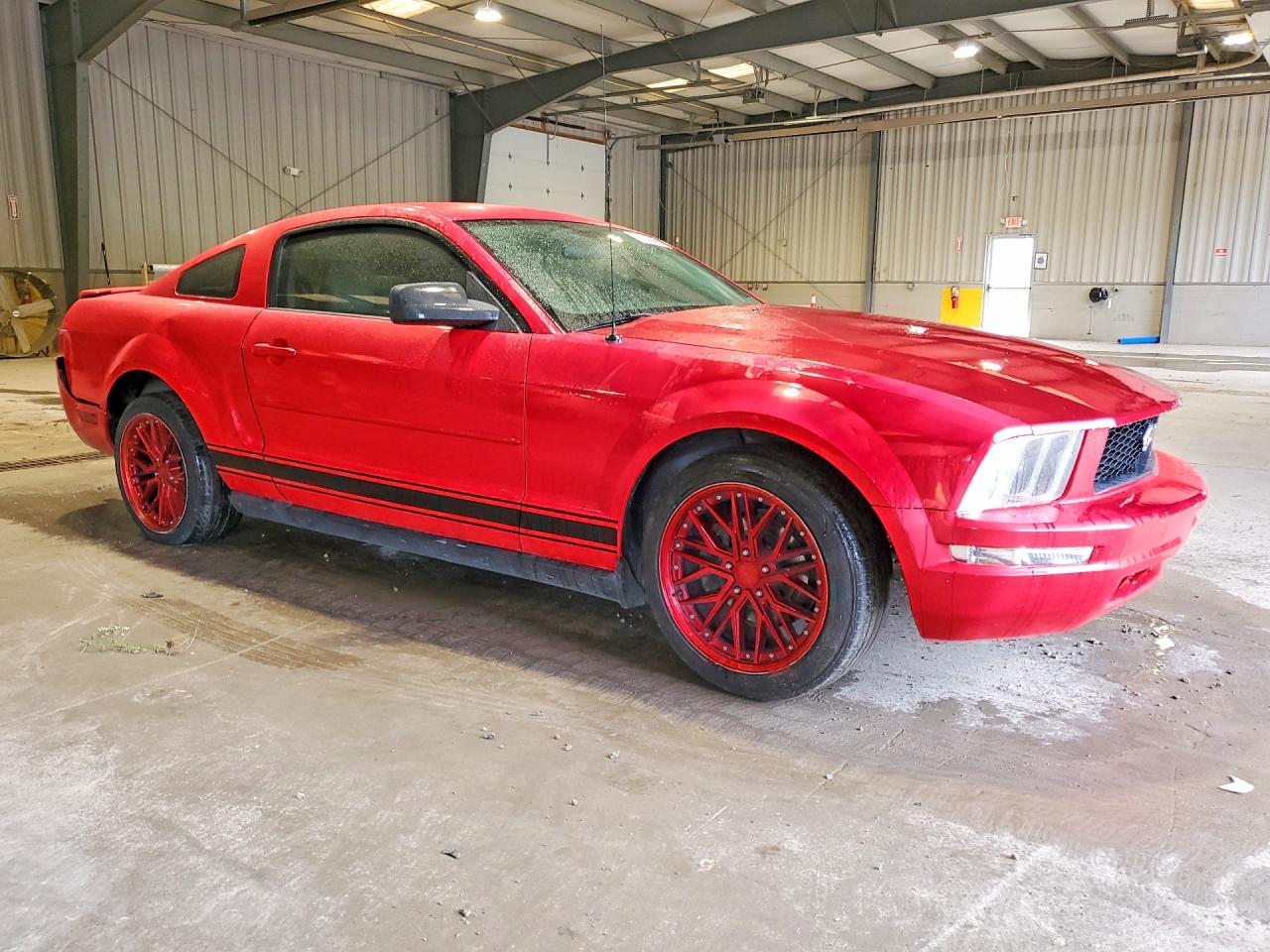 2008 Ford Mustang Red vin: 1ZVHT80NX85190275
