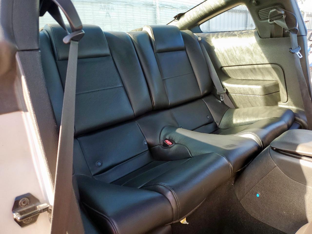 2009 Ford Mustang Серебряный vin: 1ZVHT80NX95101435