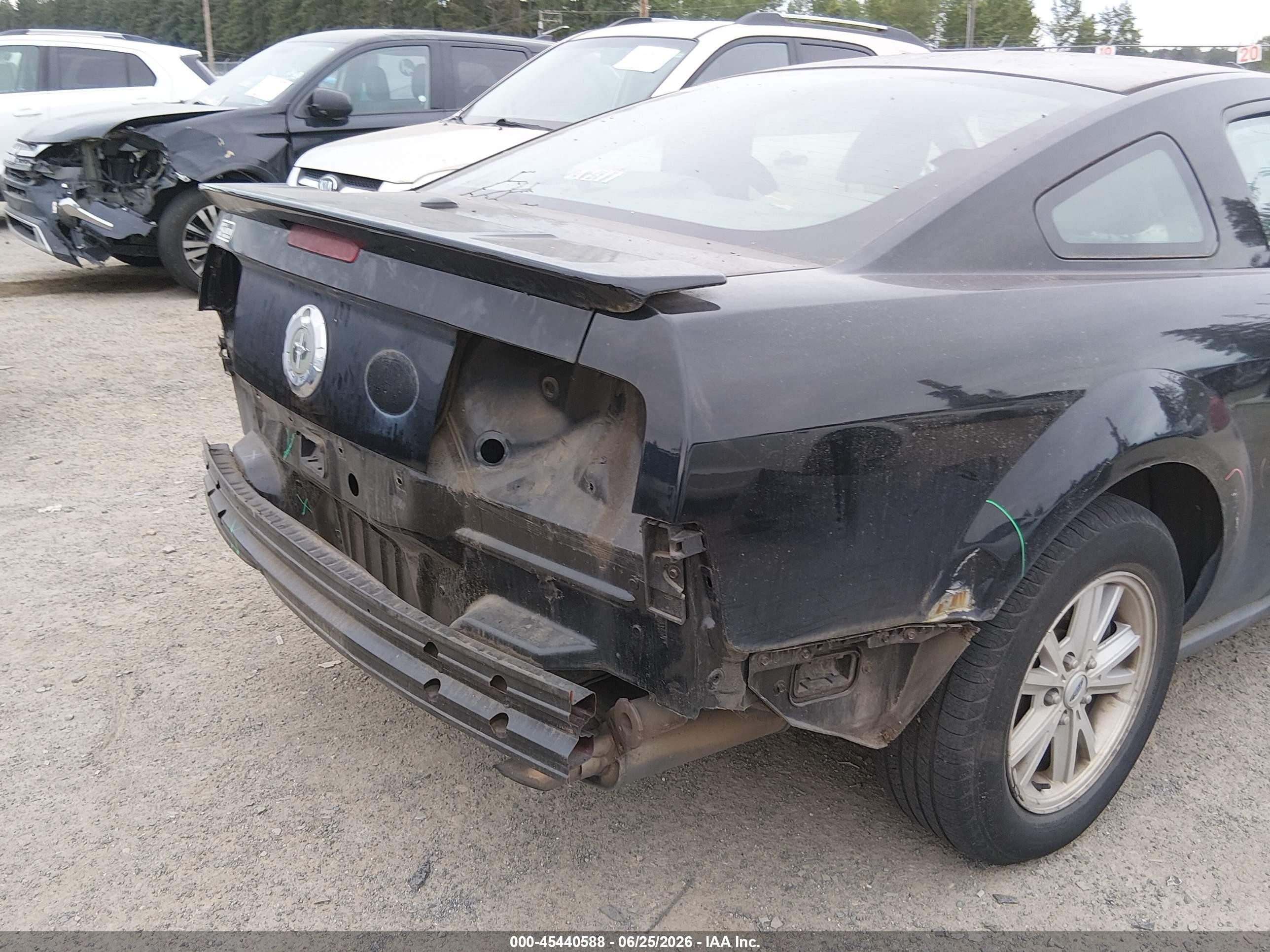2009 Ford Mustang V6/v6 Premium Black vin: 1ZVHT80NX95114900