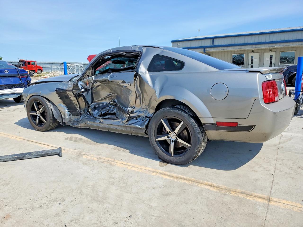 2009 Ford Mustang Gray vin: 1ZVHT80NX95130966