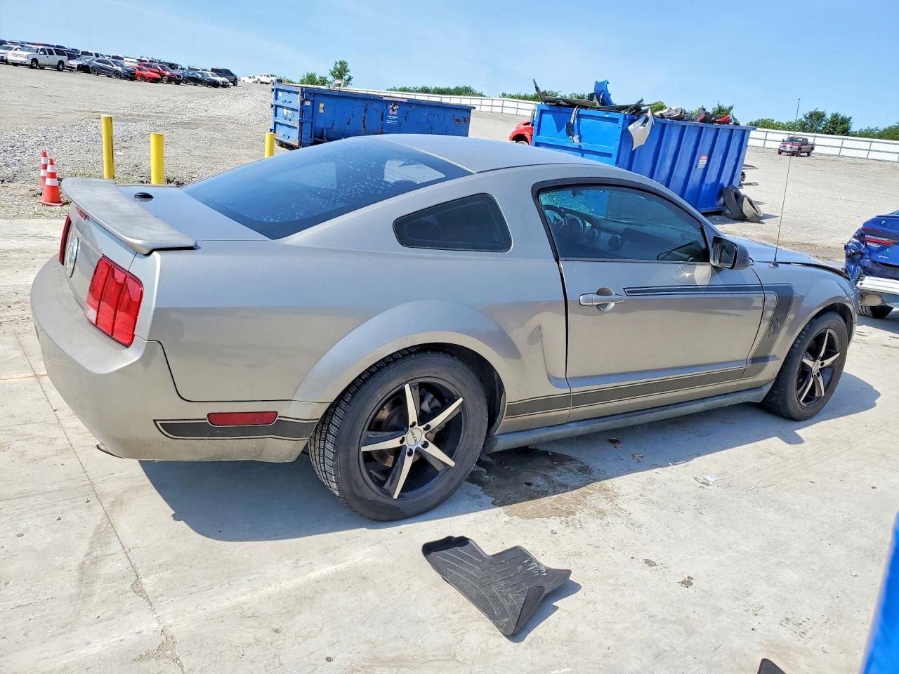 2009 Ford Mustang Gray vin: 1ZVHT80NX95130966