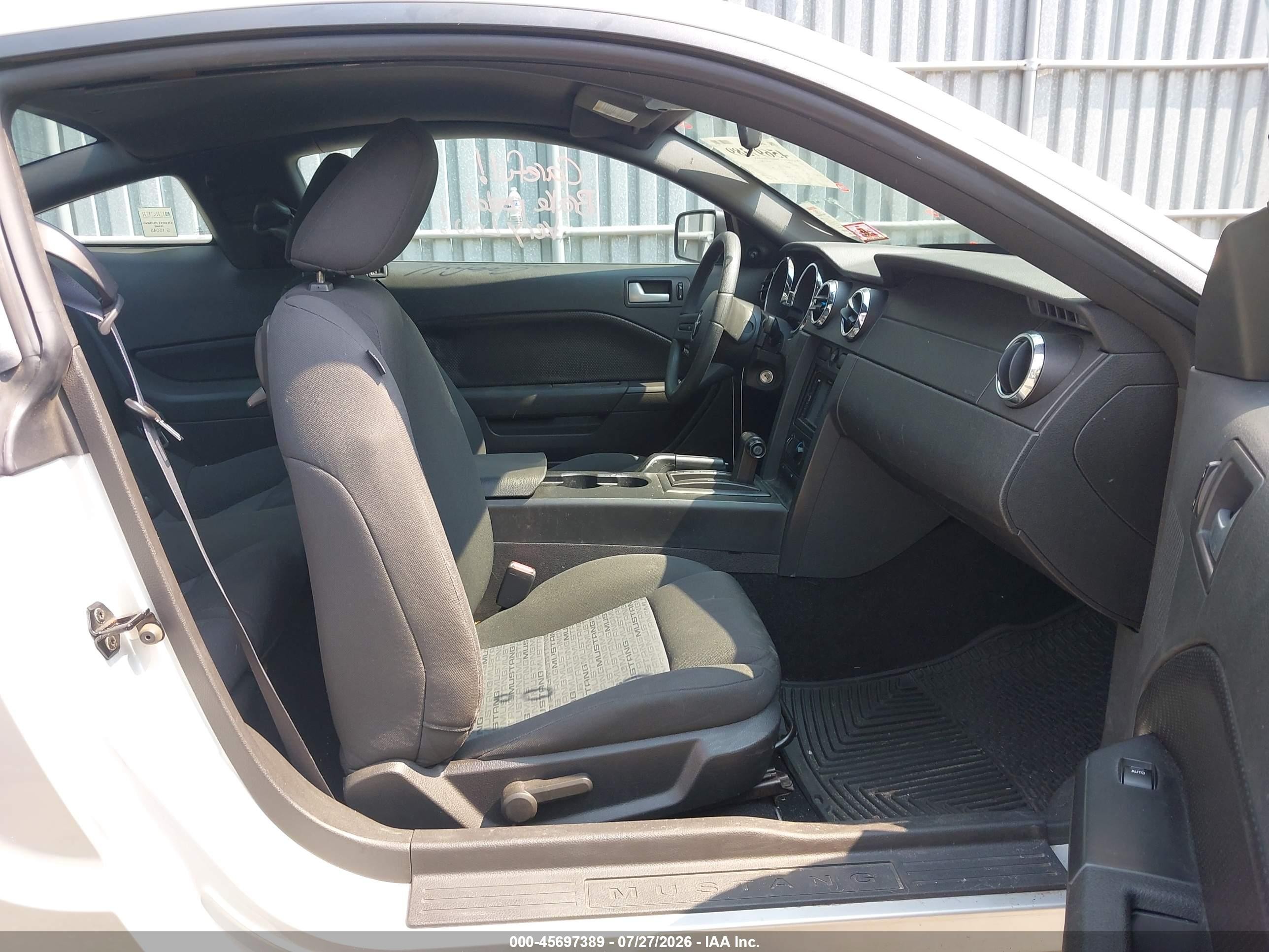 2009 Ford Mustang V6/v6 Premium Silver vin: 1ZVHT80NX95133432