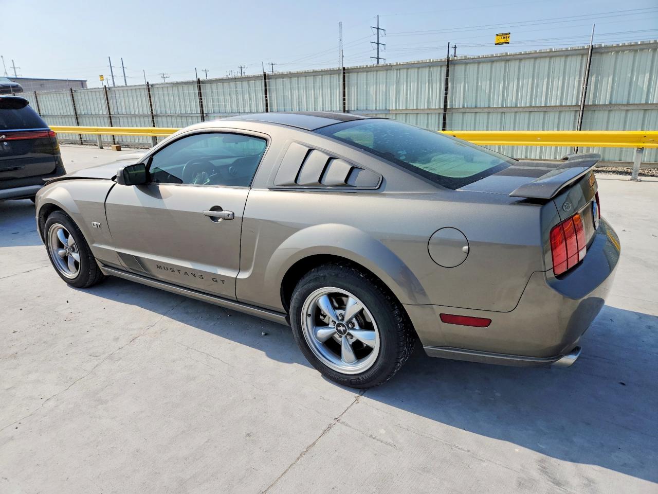 2005 Ford Mustang Gt Бежевый vin: 1ZVHT82H055164562