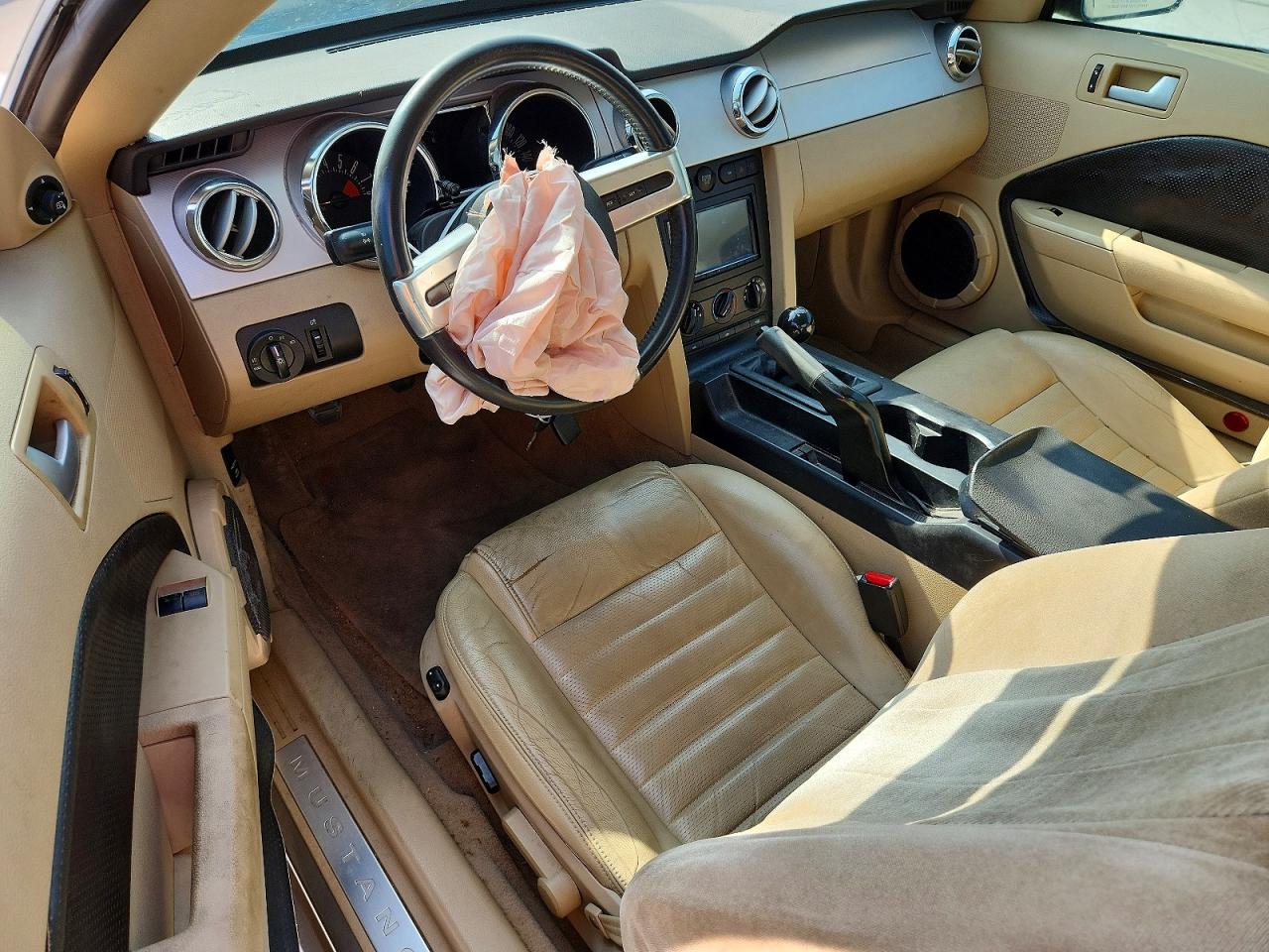 2005 Ford Mustang Gt Бежевый vin: 1ZVHT82H055164562