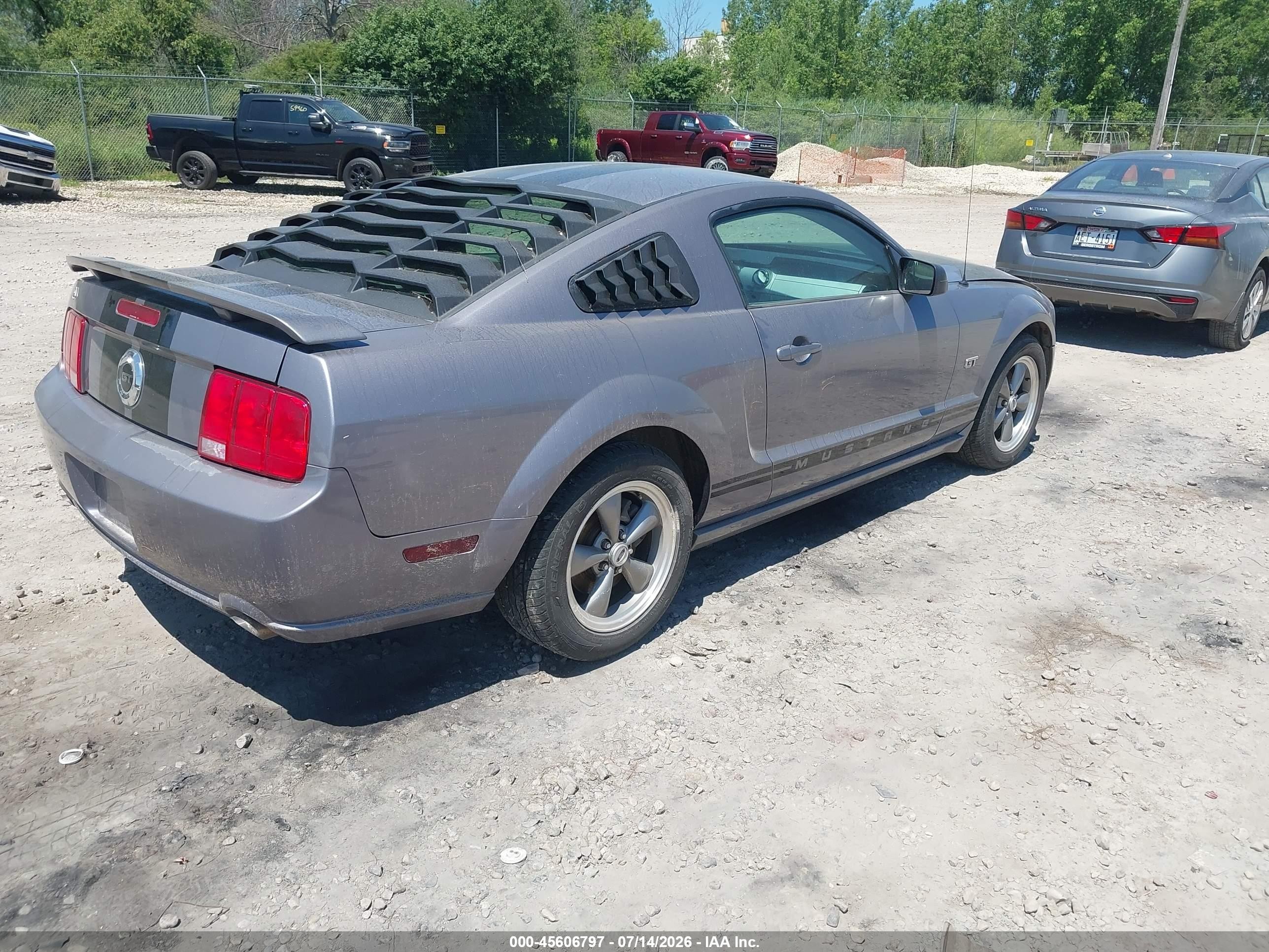 2006 Ford Mustang Gt Серый vin: 1ZVHT82H065222476