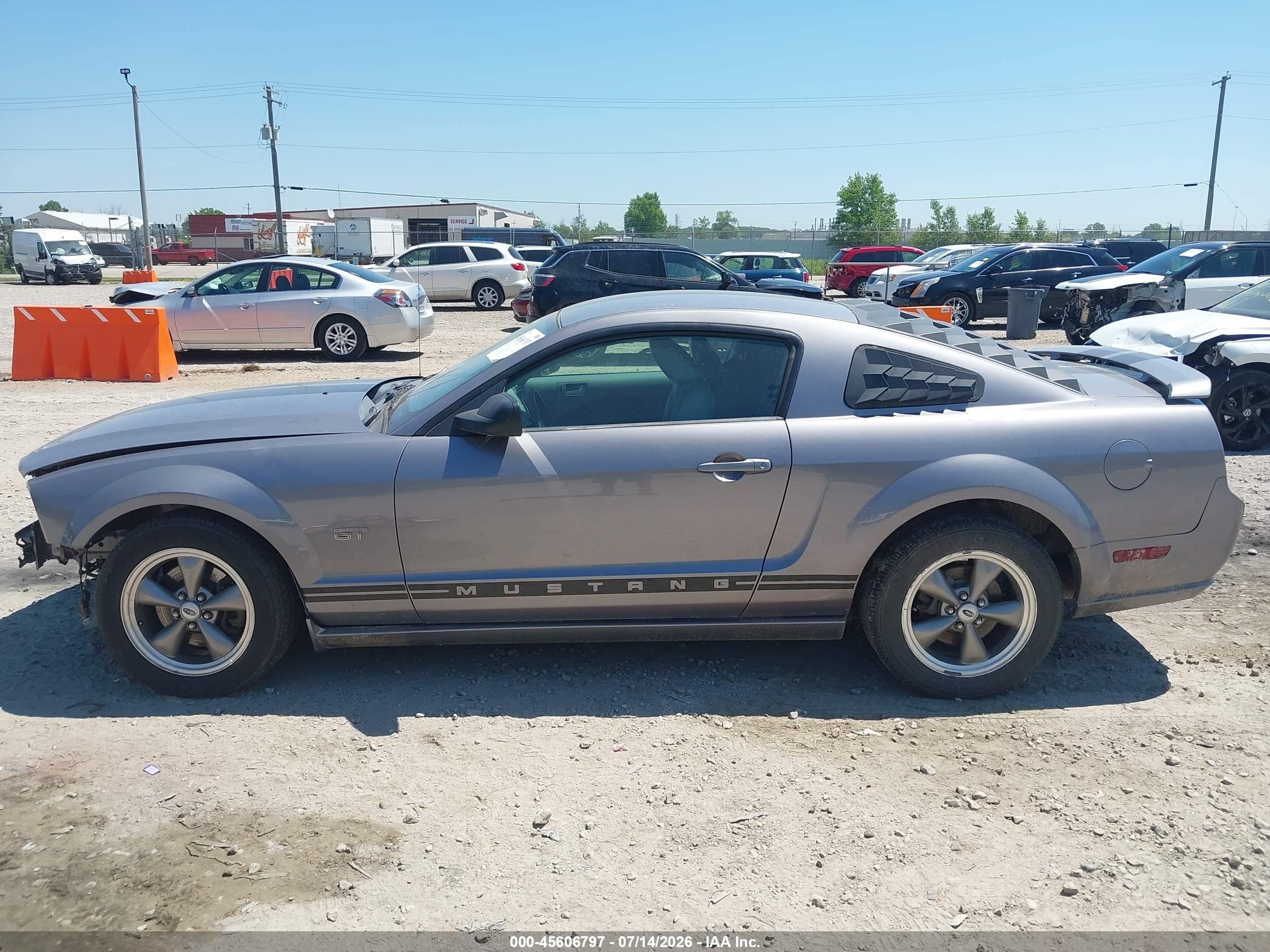 2006 Ford Mustang Gt Серый vin: 1ZVHT82H065222476