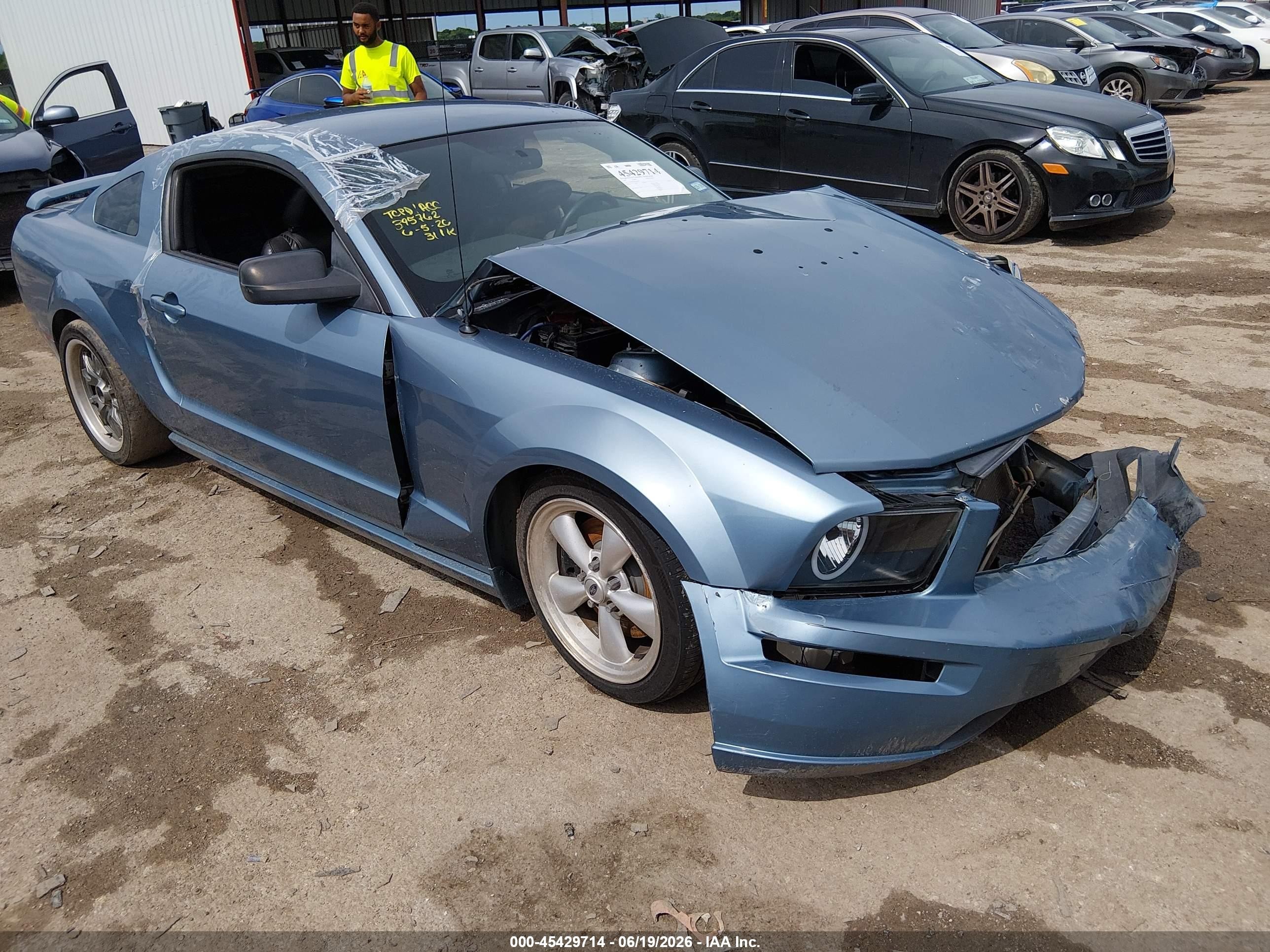 2007 Ford Mustang Gt Deluxe/gt Premium Light Blue vin: 1ZVHT82H075244107
