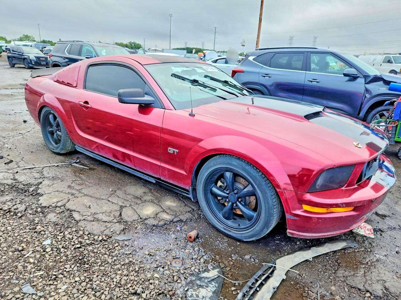 2006 Ford Mustang Gt Темно-бордовый vin: 1ZVHT82H165171814