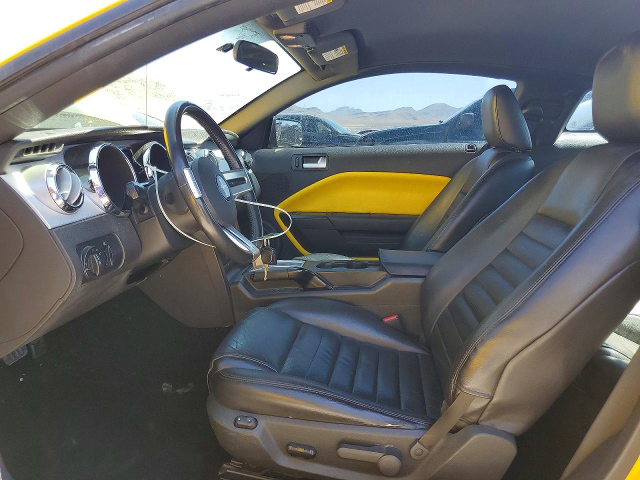 2006 Ford Mustang Gt Yellow vin: 1ZVHT82H165190735