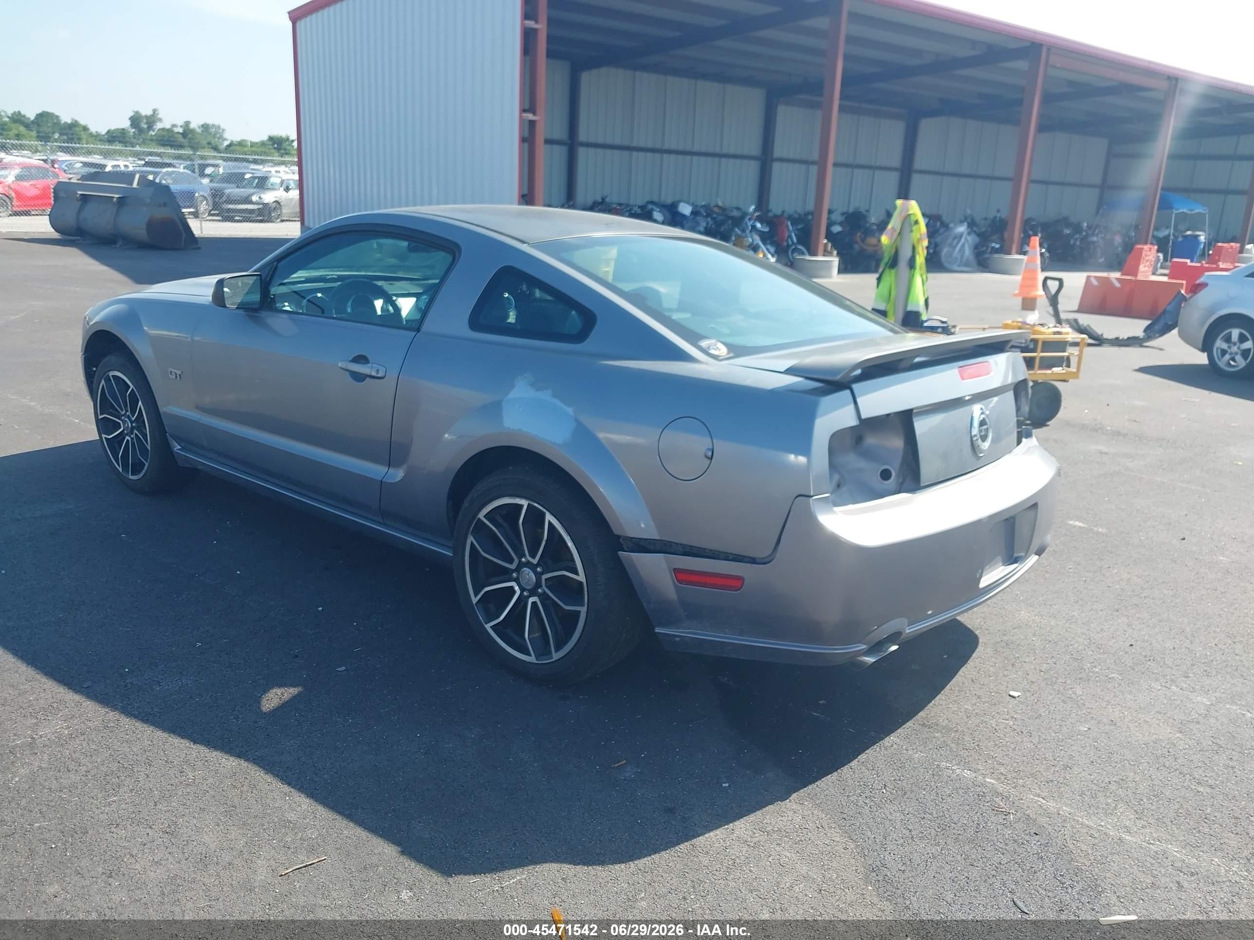 2006 Ford Mustang Gt Gray vin: 1ZVHT82H165250917