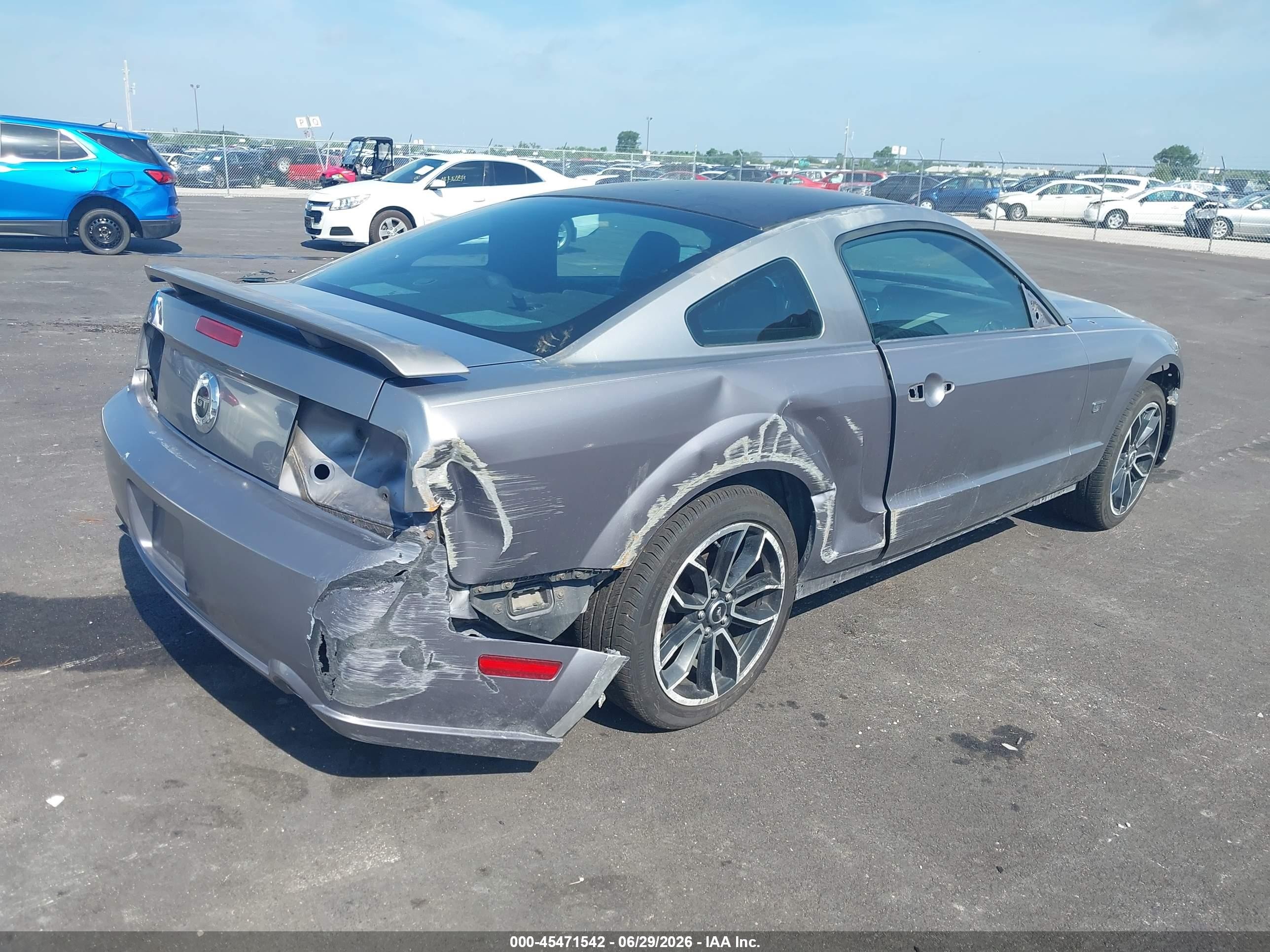 2006 Ford Mustang Gt Gray vin: 1ZVHT82H165250917