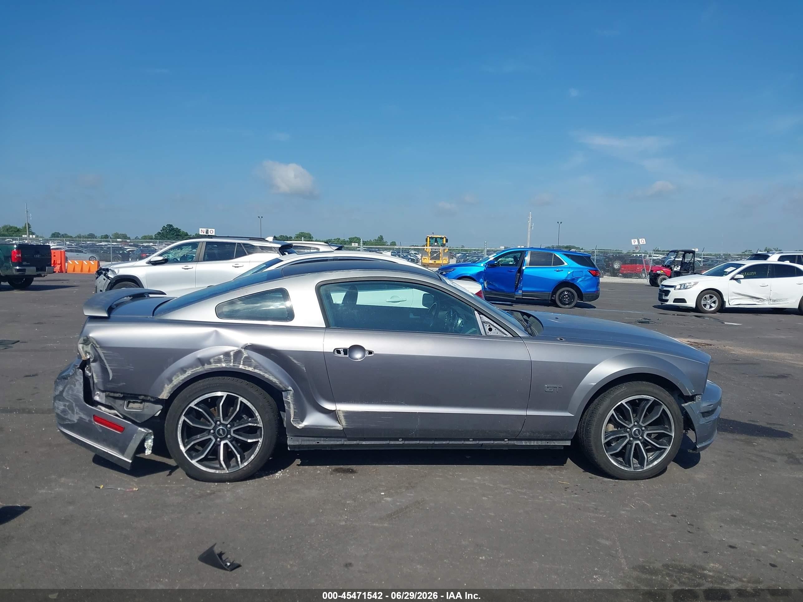 2006 Ford Mustang Gt Gray vin: 1ZVHT82H165250917