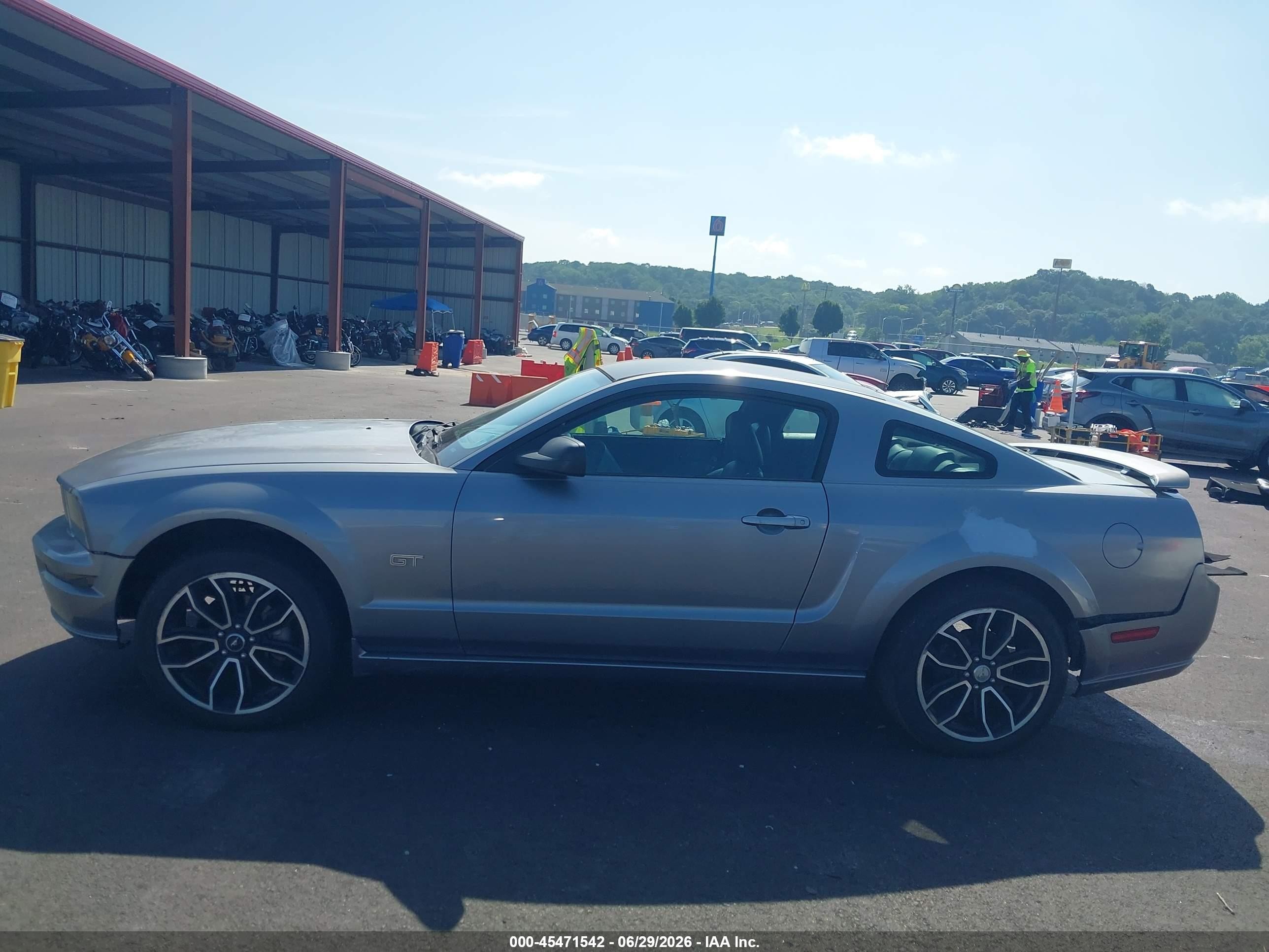 2006 Ford Mustang Gt Gray vin: 1ZVHT82H165250917