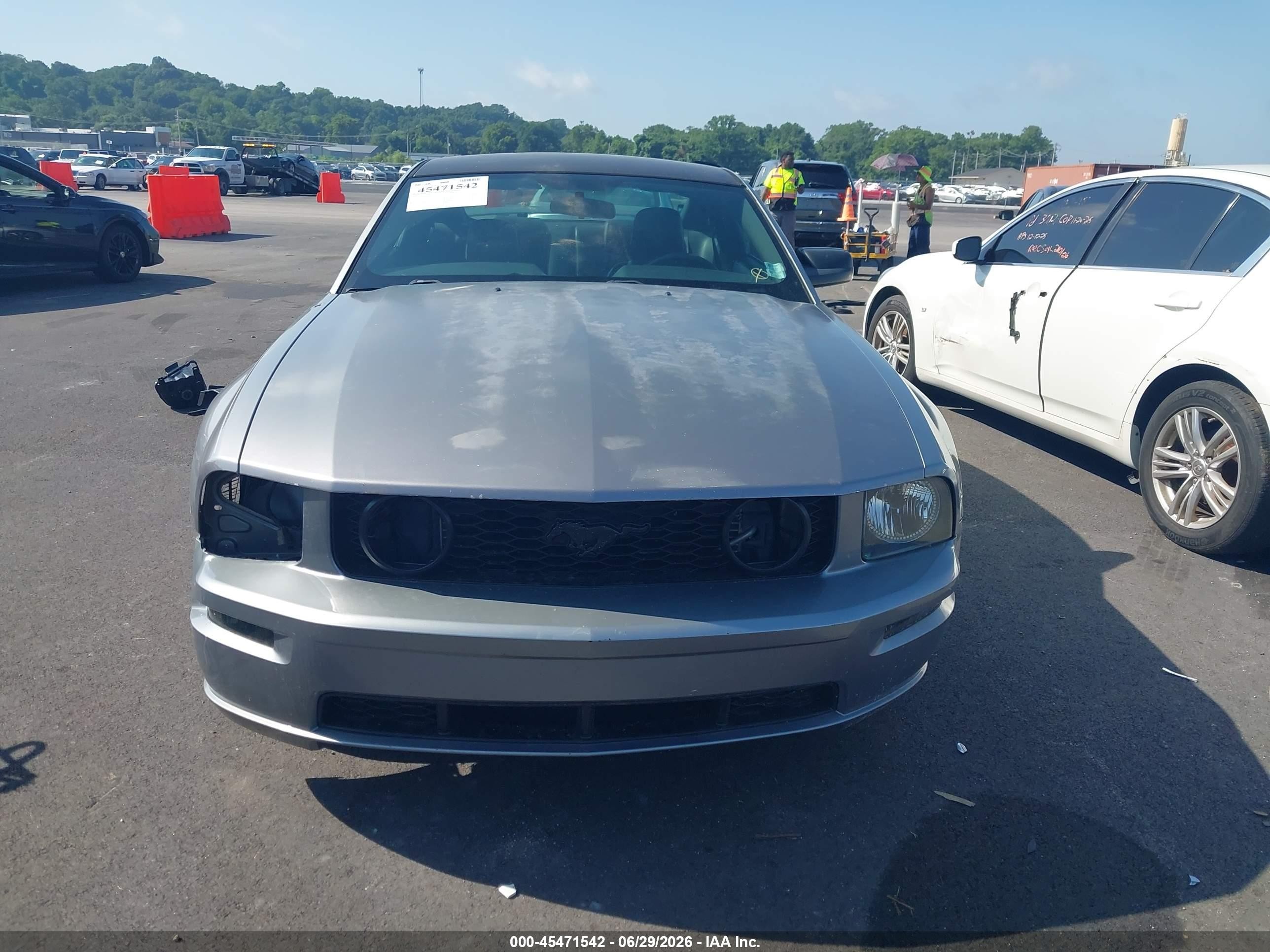 2006 Ford Mustang Gt Gray vin: 1ZVHT82H165250917