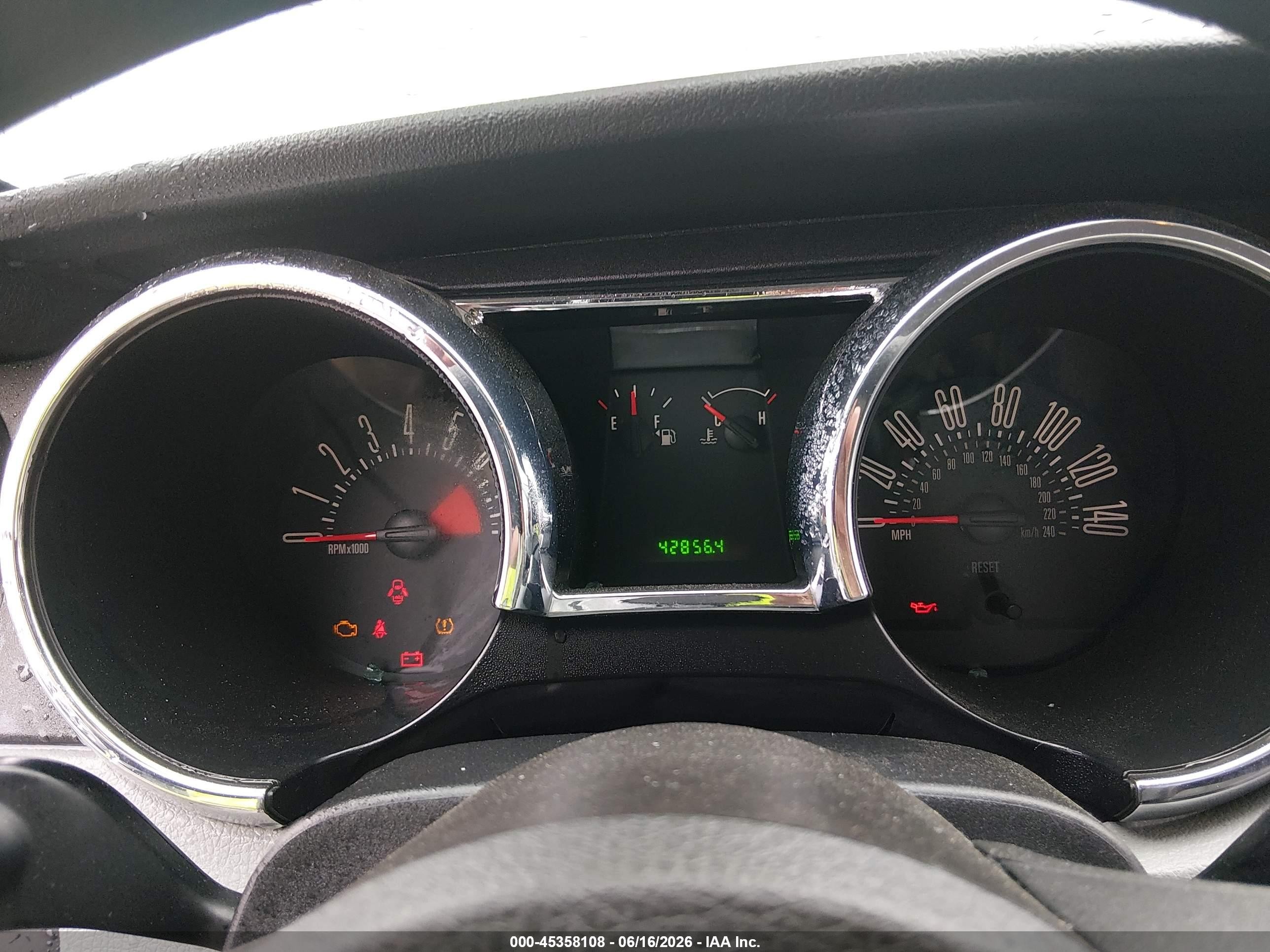 2008 Ford Mustang Gt Deluxe/gt Premium Silver vin: 1ZVHT82H185161528