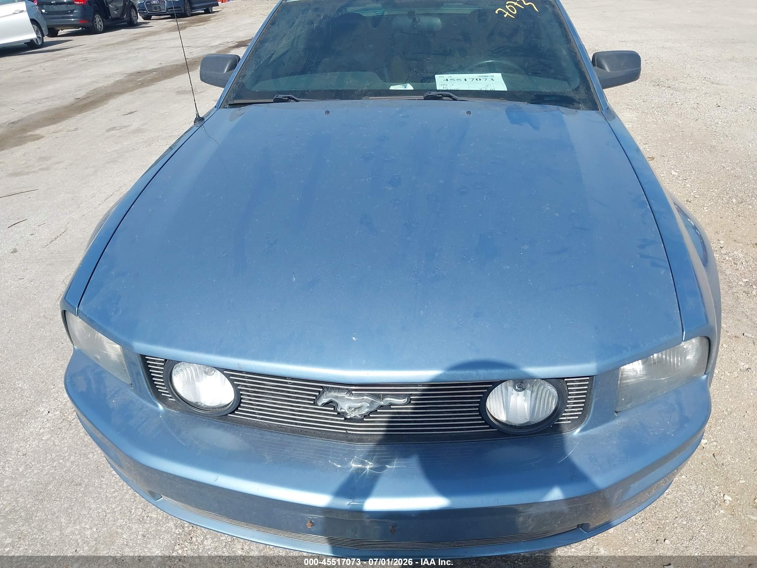 2005 Ford Mustang Gt Deluxe/gt Premium Light Blue vin: 1ZVHT82H255175627