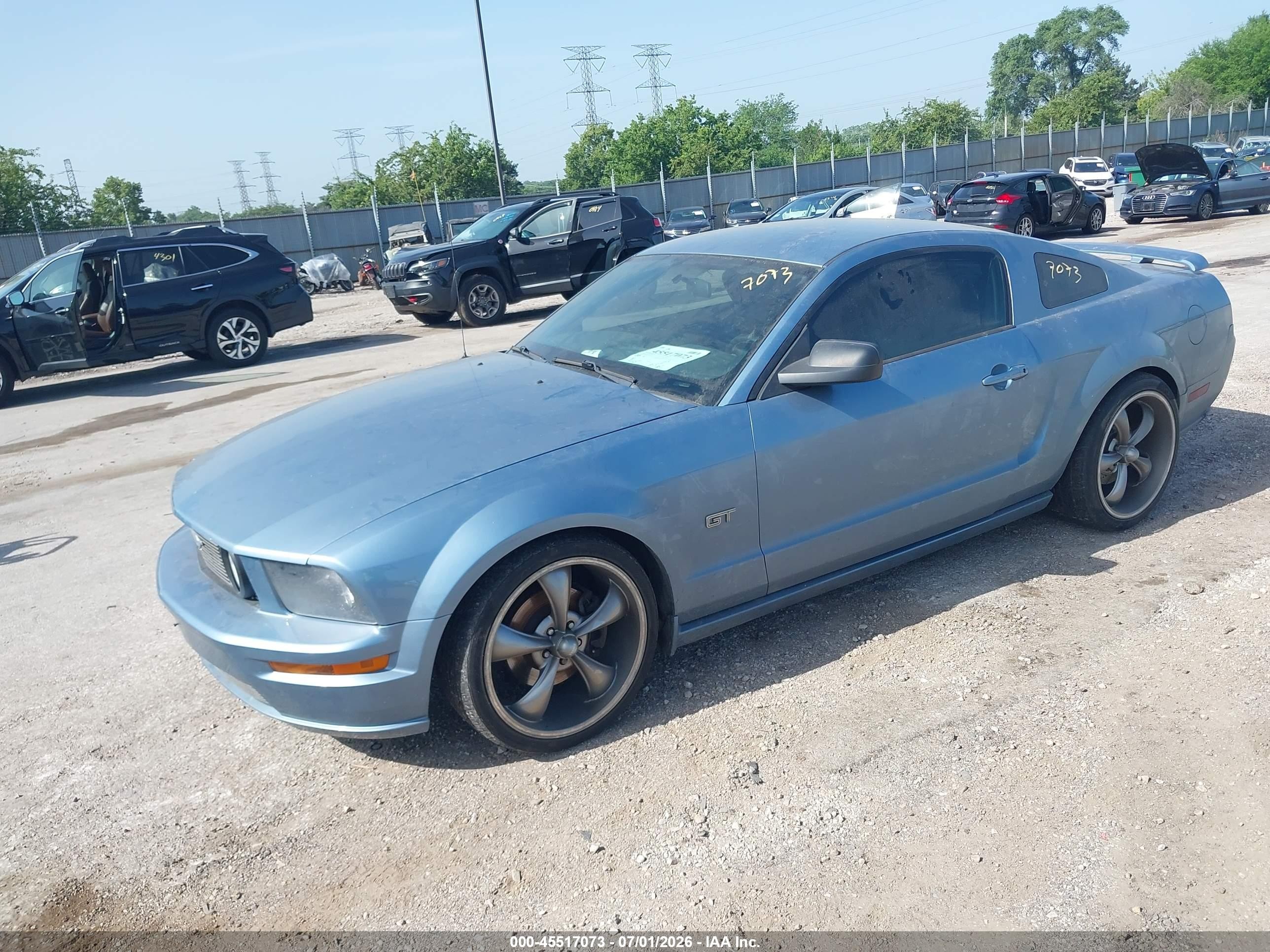 2005 Ford Mustang Gt Deluxe/gt Premium Light Blue vin: 1ZVHT82H255175627