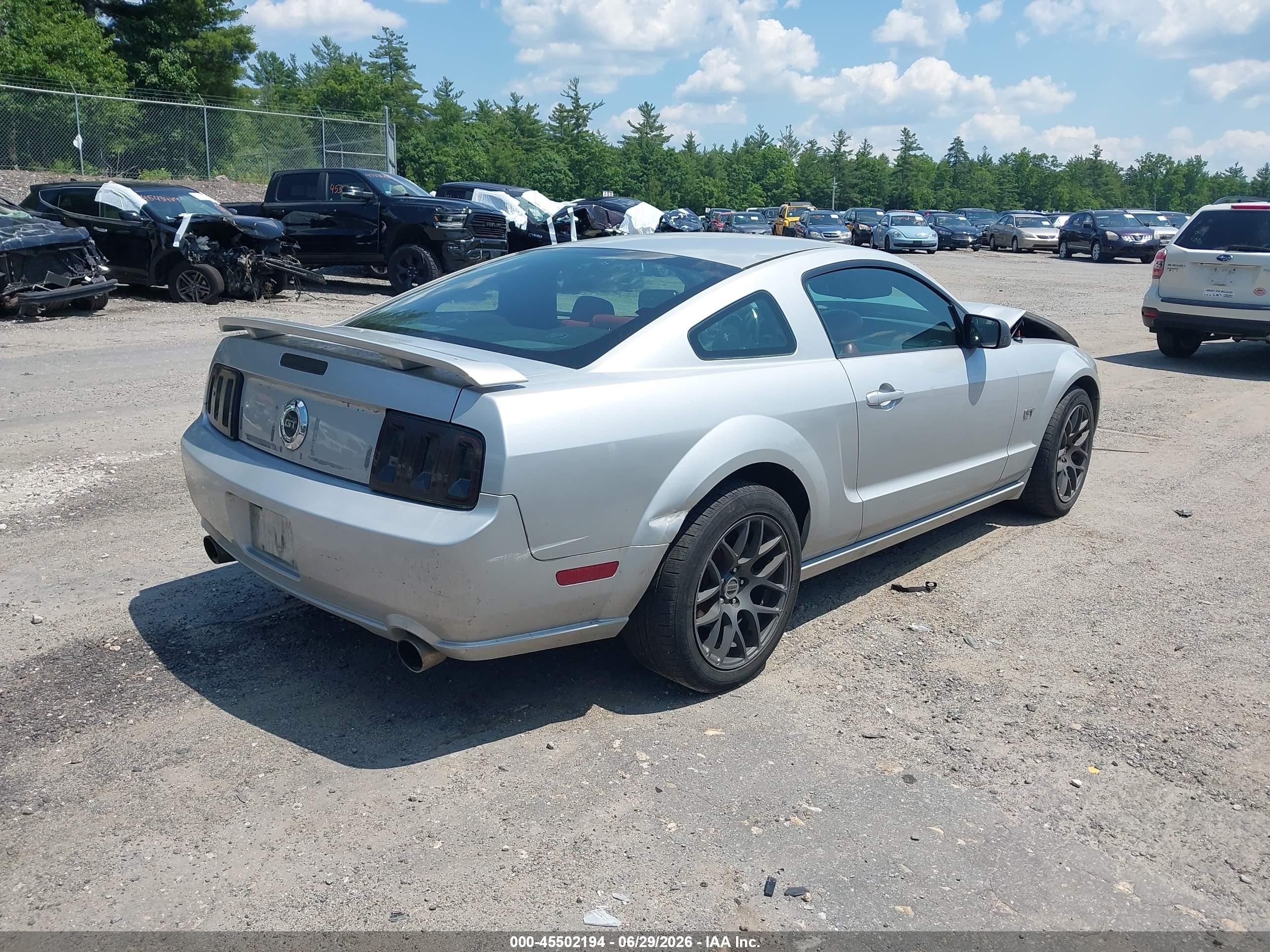 2006 Ford Mustang Gt Silver vin: 1ZVHT82H265175306