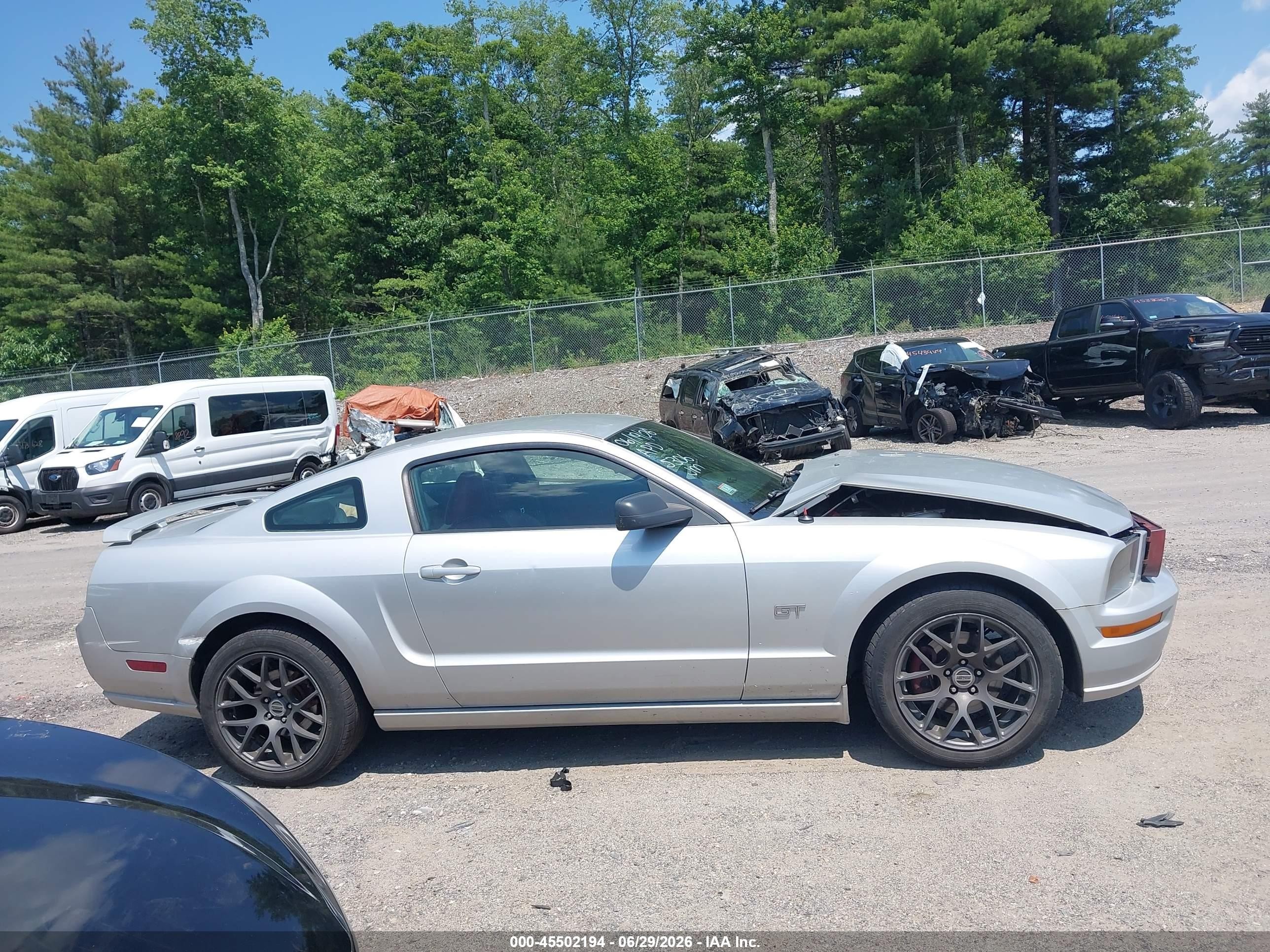 2006 Ford Mustang Gt Silver vin: 1ZVHT82H265175306