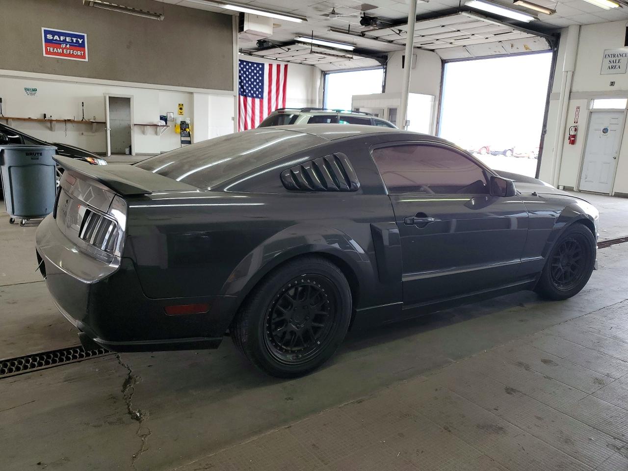 2007 Ford Mustang Gt Серый vin: 1ZVHT82H275227387