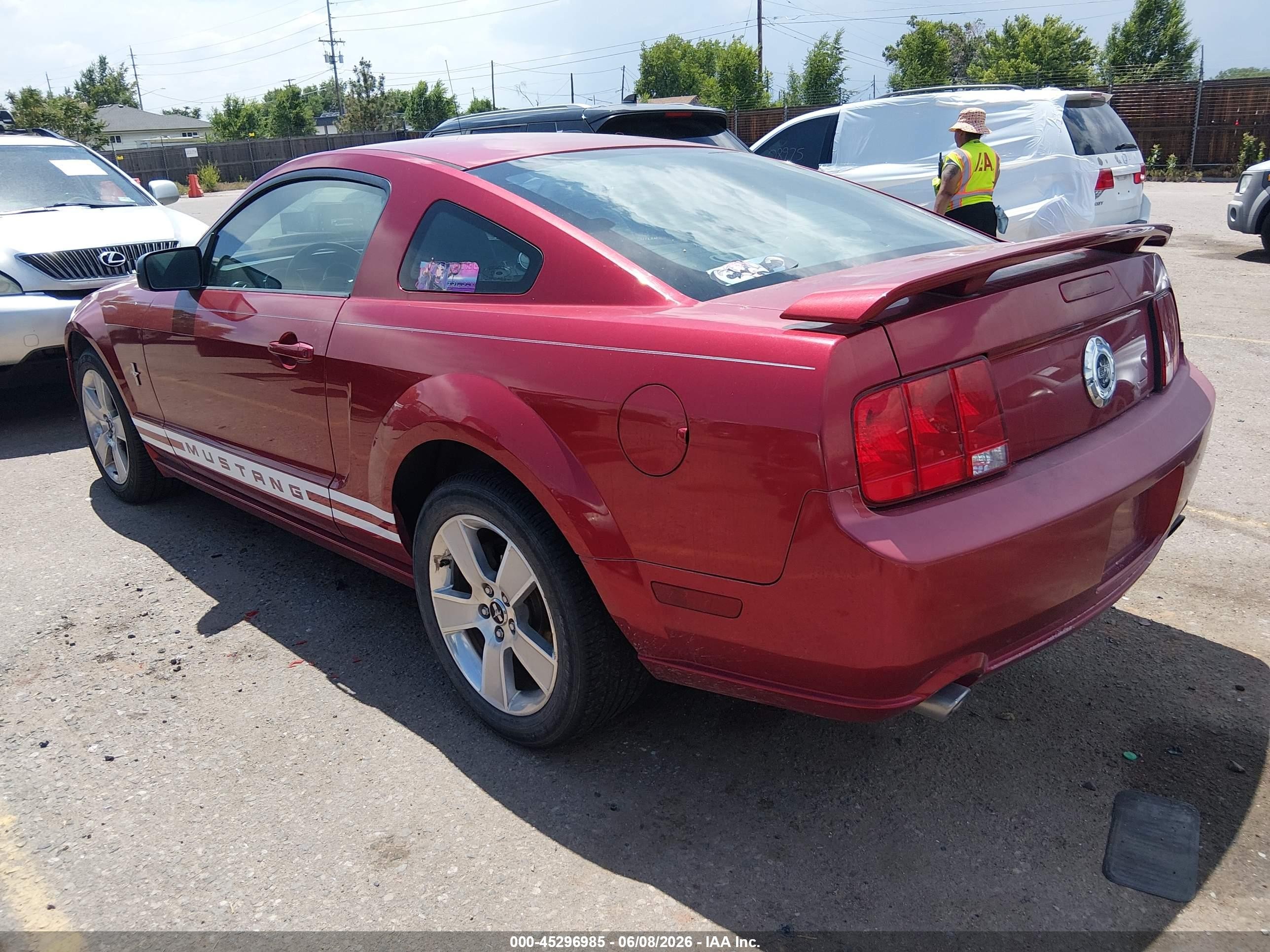 2007 Ford Mustang Gt Deluxe/gt Premium Red vin: 1ZVHT82H275357993